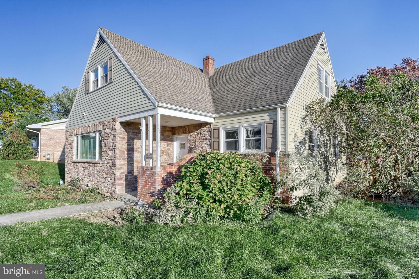 Property Photo:  580 W Areba Avenue  PA 17033 