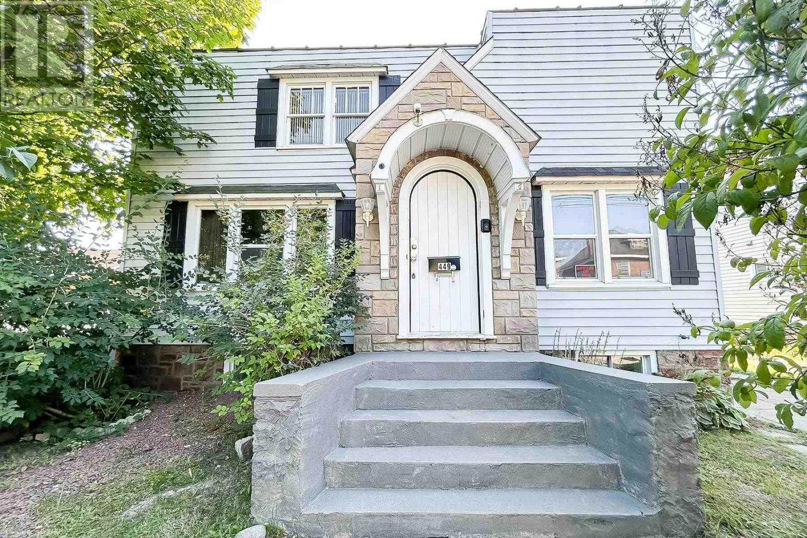 Property Photo:  449 Wellington St E  ON P6A 2M1 