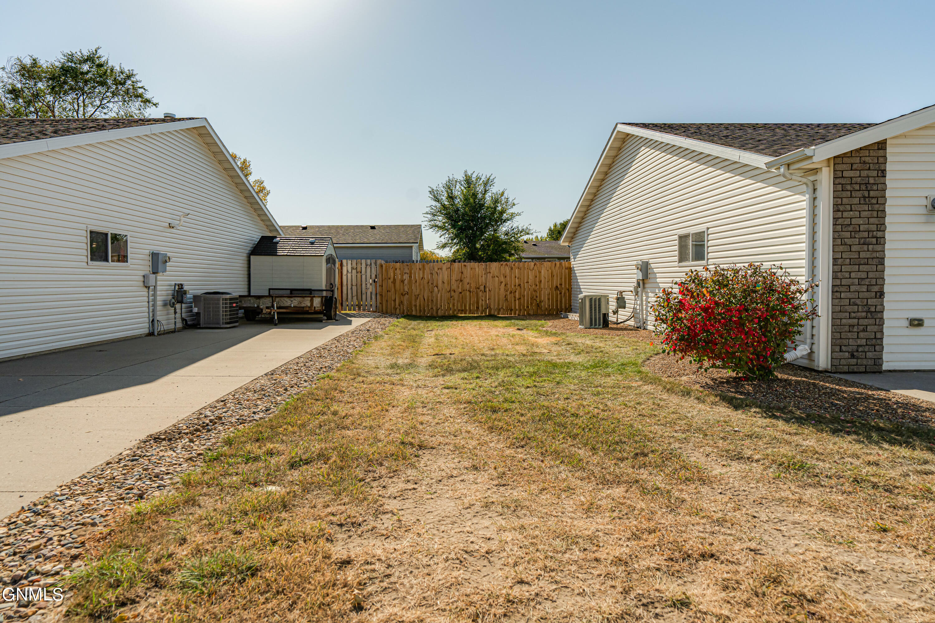 Property Photo:  1119 Lakota Lane  ND 58504 