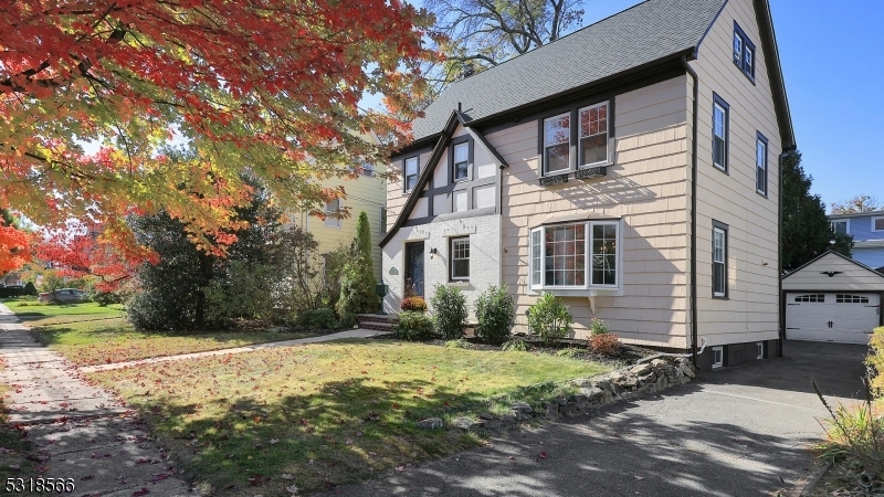 Property Photo:  19 Lasalle Ave  NJ 07016 