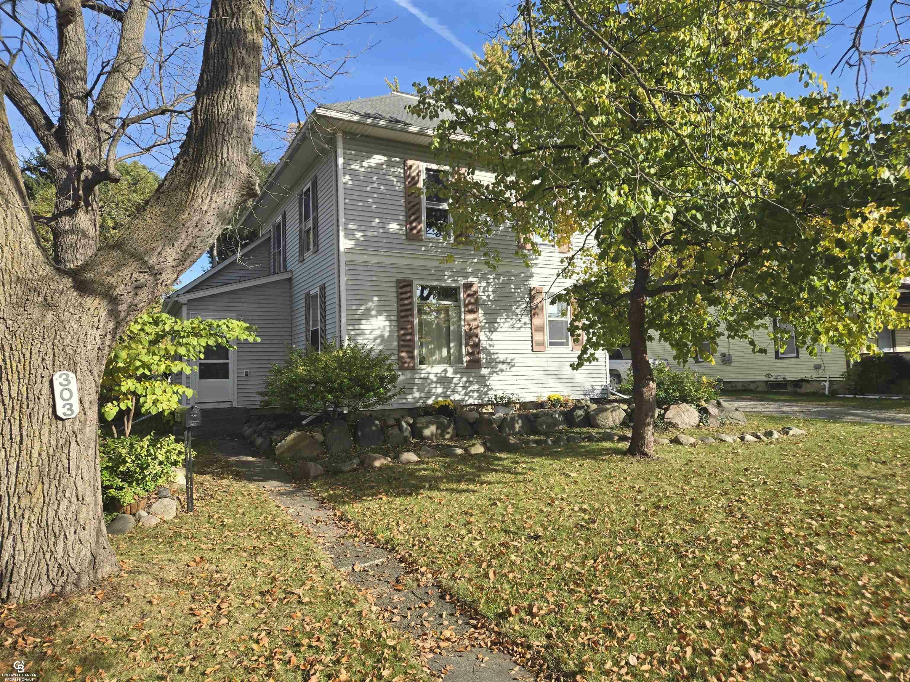 Property Photo:  303 North Street  MI 48097 