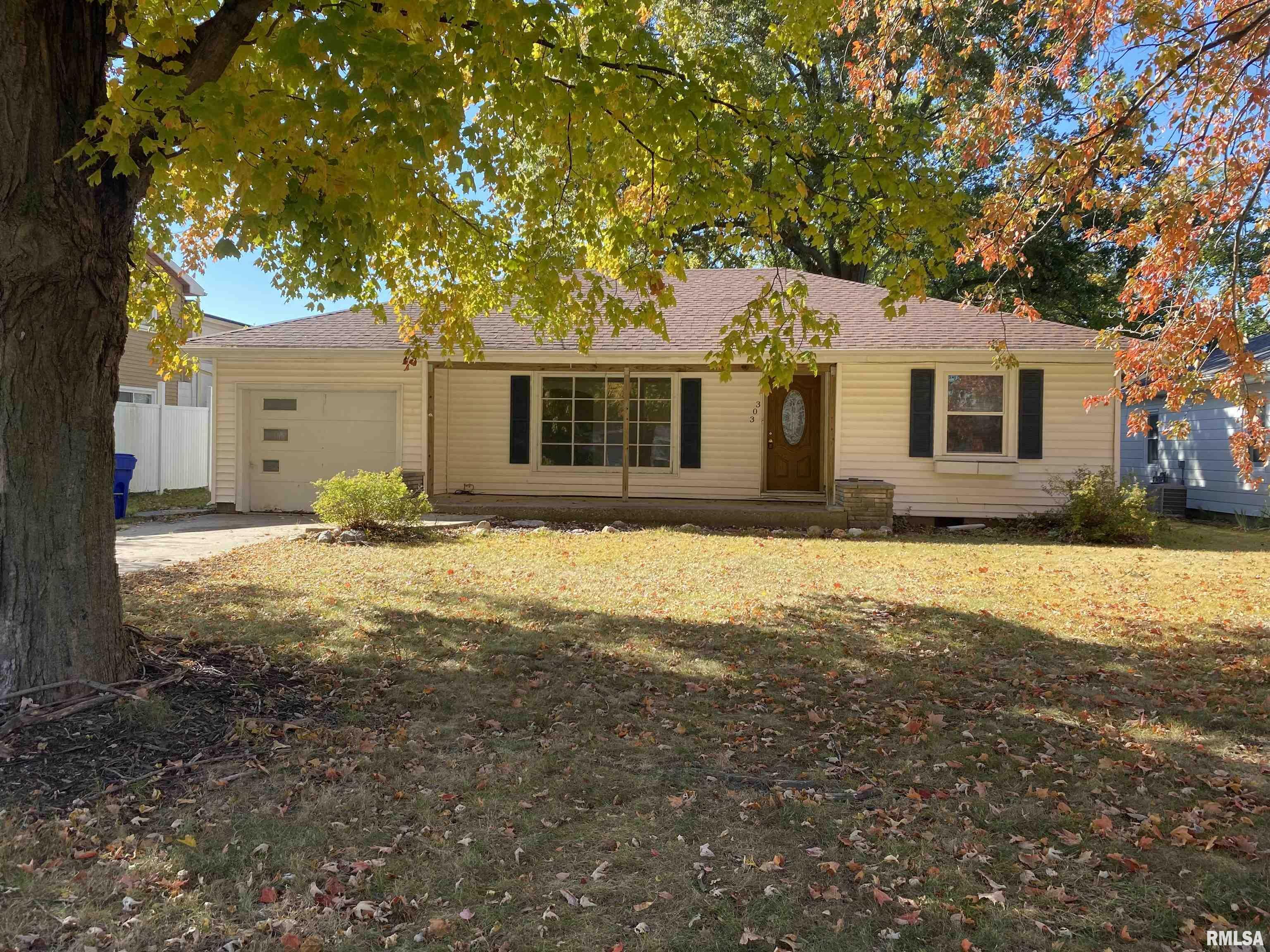 Property Photo:  303 N Carole Avenue  IL 61536 