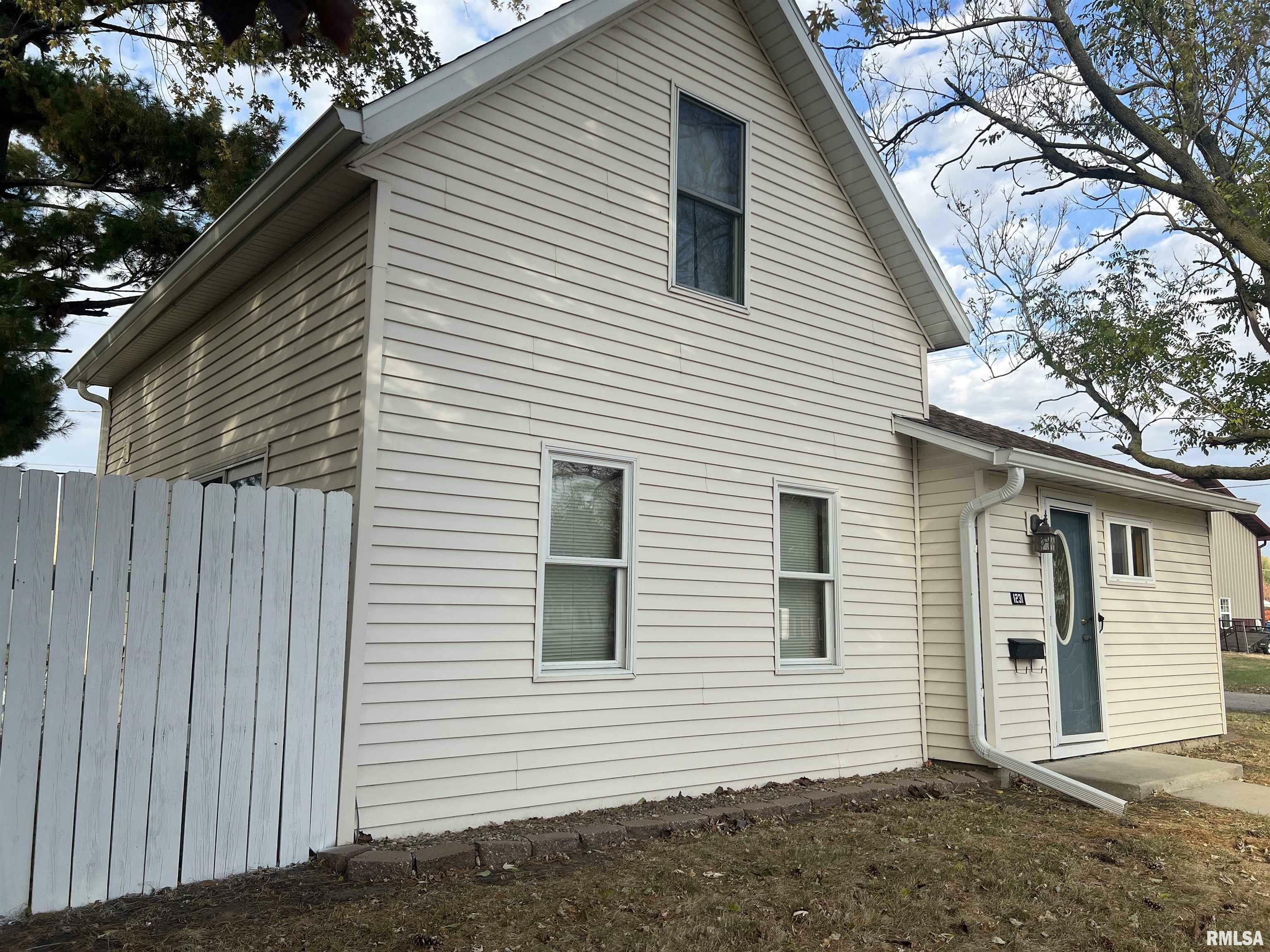 Property Photo:  1231 16th Avenue  IL 61252 