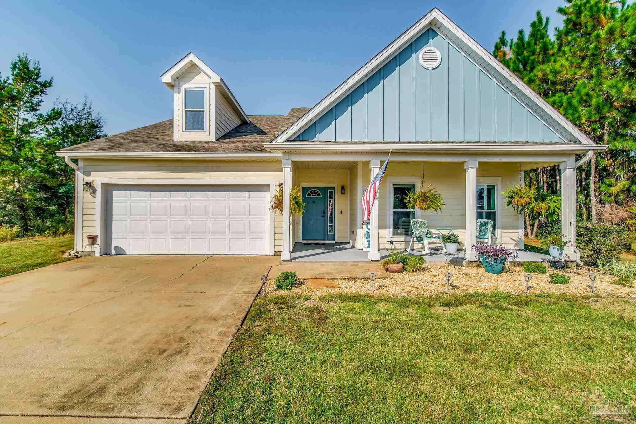 Property Photo: 3630 Topaz Cir FL 32566