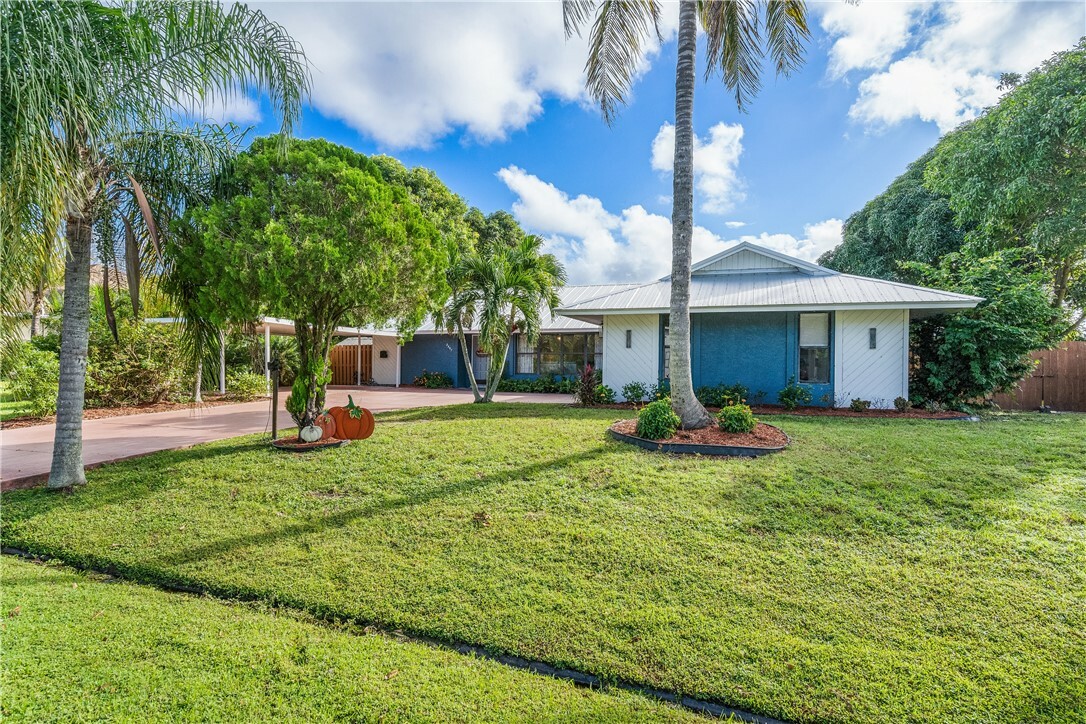 Property Photo:  2597 SW Warwick Street  FL 34984 