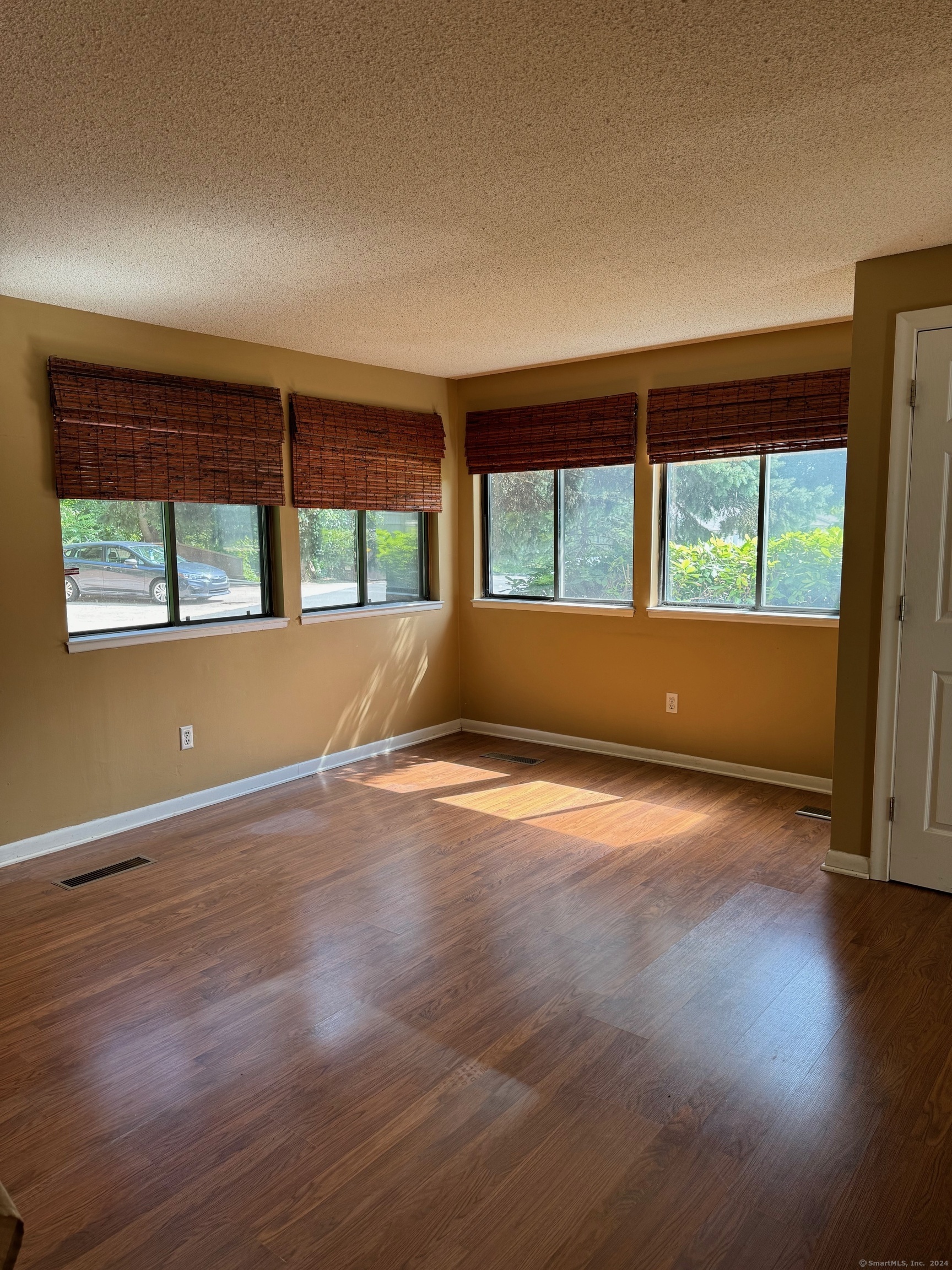 Property Photo:  310 Brittany Farms Road Apt E  CT 06053 