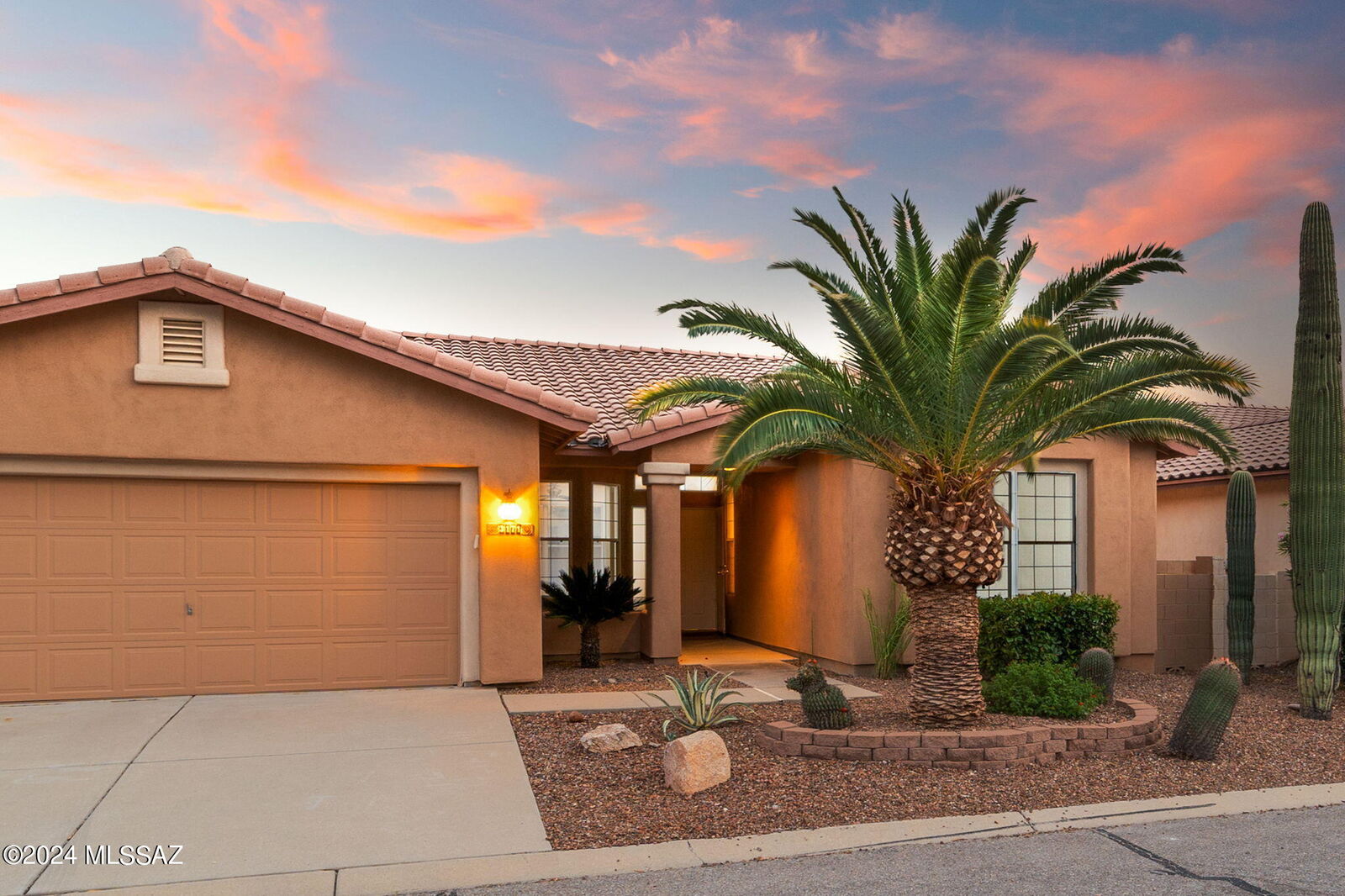 Property Photo: 3171 W Northern Cross Trail AZ 85742