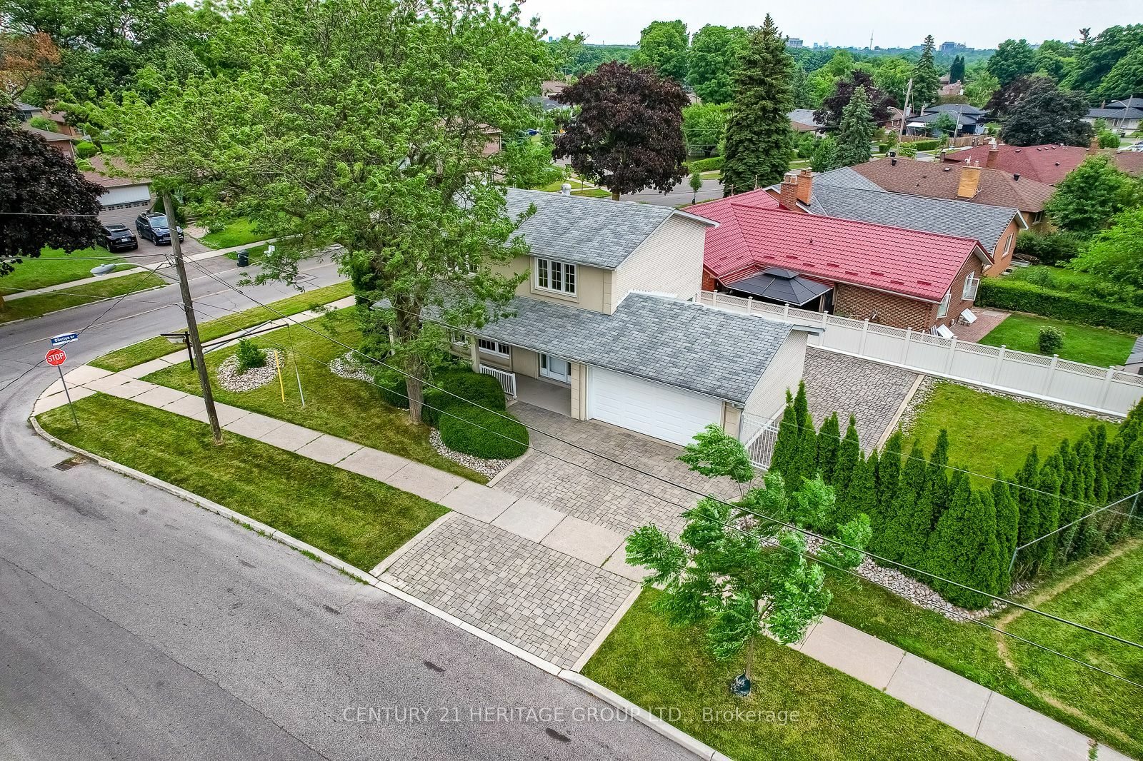 Photo de la propriété:  91 Fulwell Cres  ON M3J 1Y4 