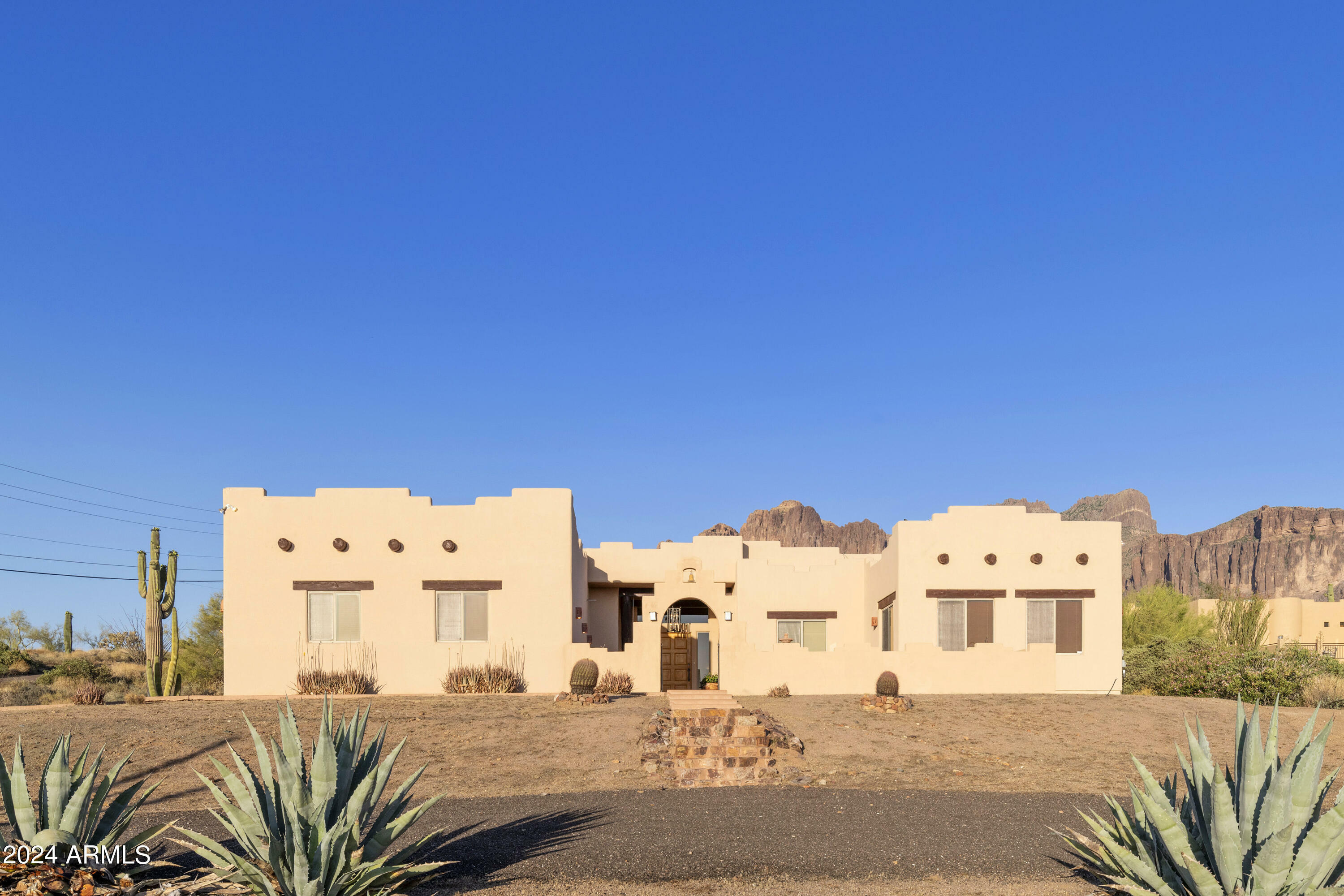 Property Photo:  3959 N Marlow Road  AZ 85119 