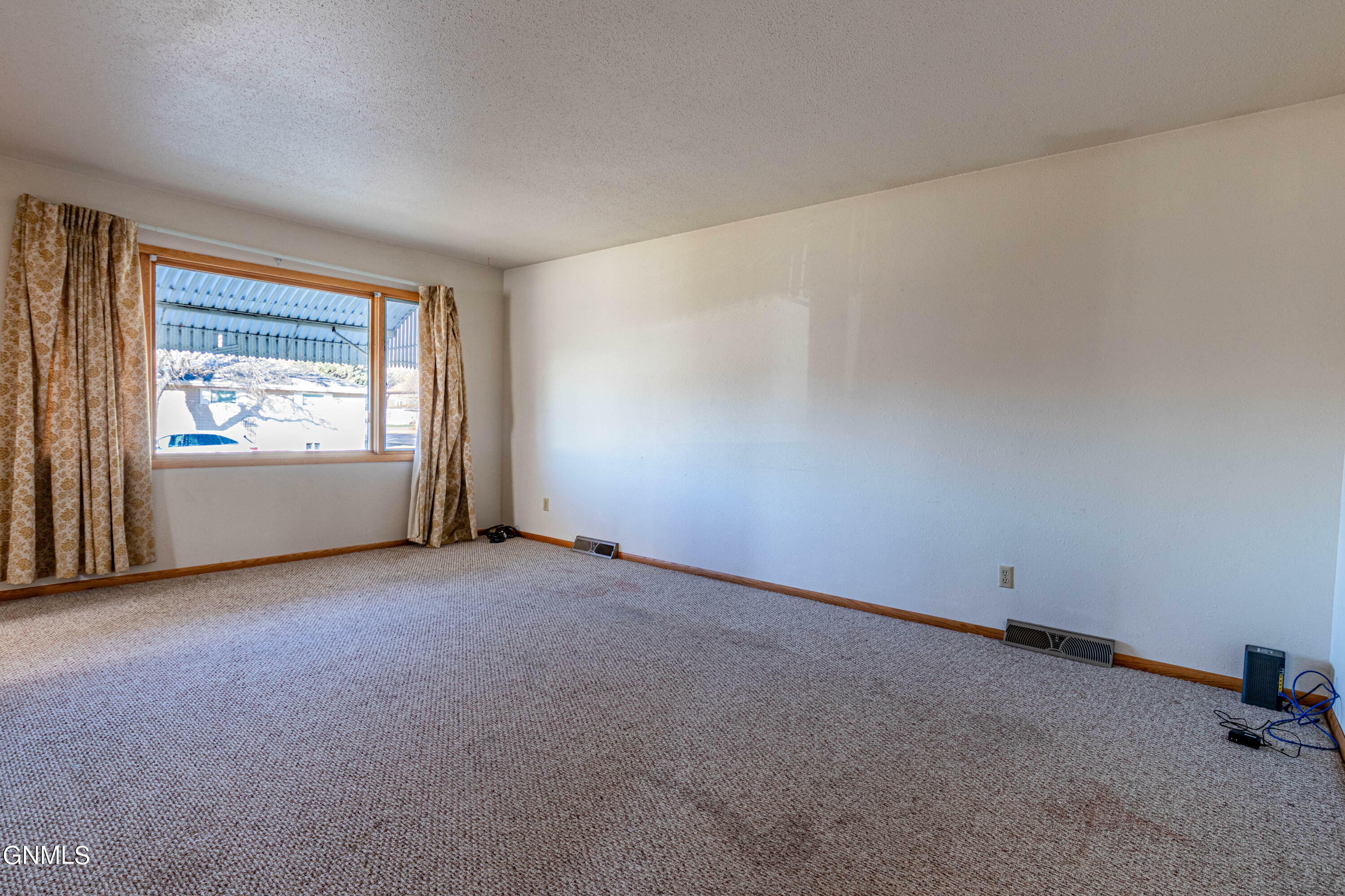 Property Photo:  116 1st Avenue NE  ND 58523 