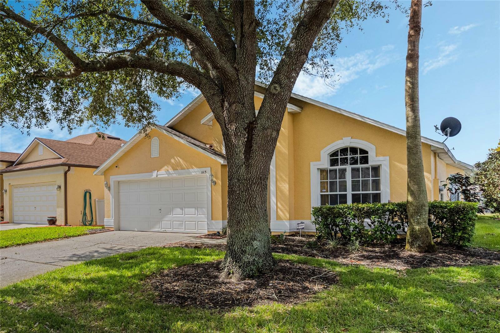 Property Photo:  1113 Casterton Circle  FL 33897 