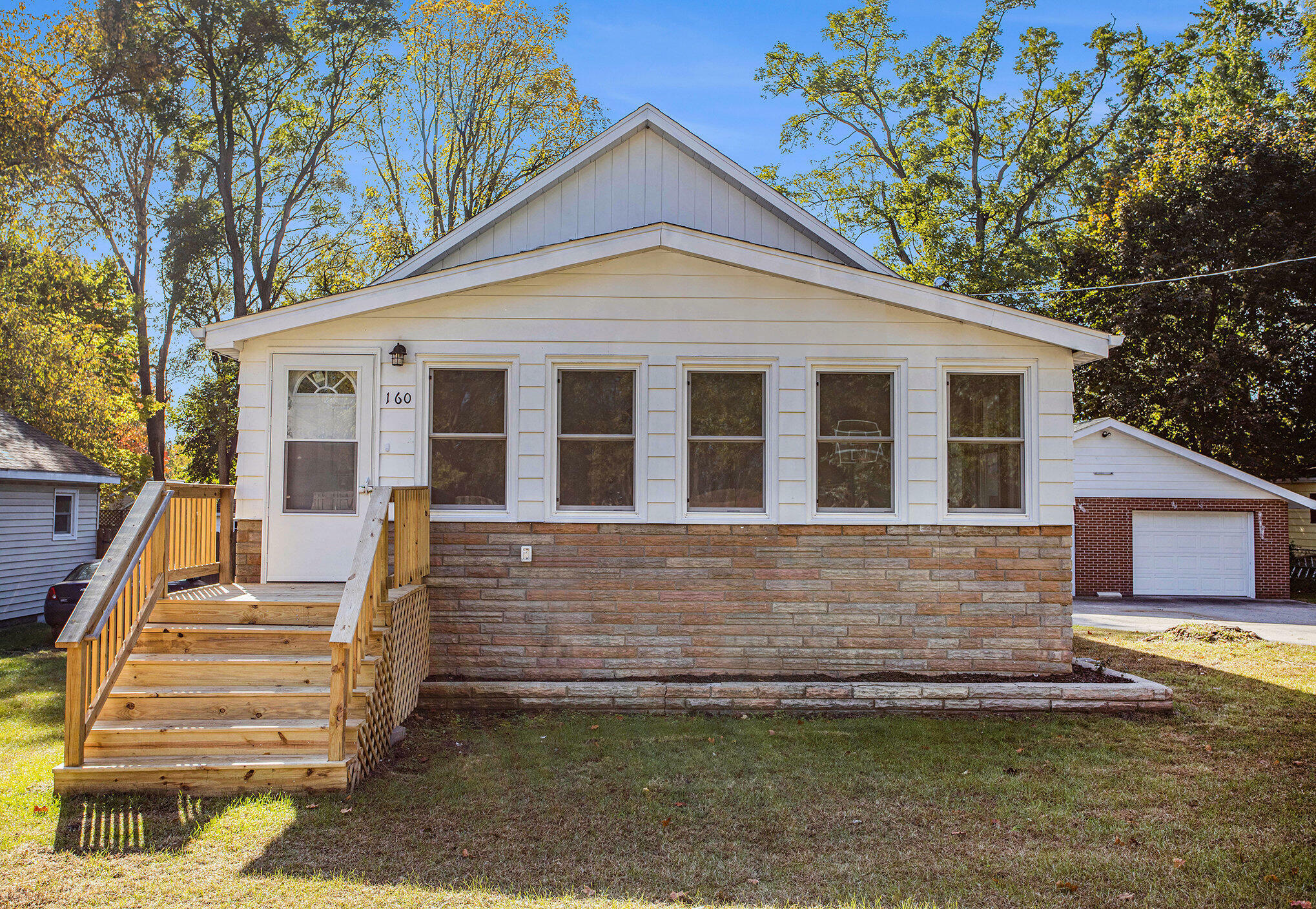 Property Photo:  160 Rook Street  MI 49014 