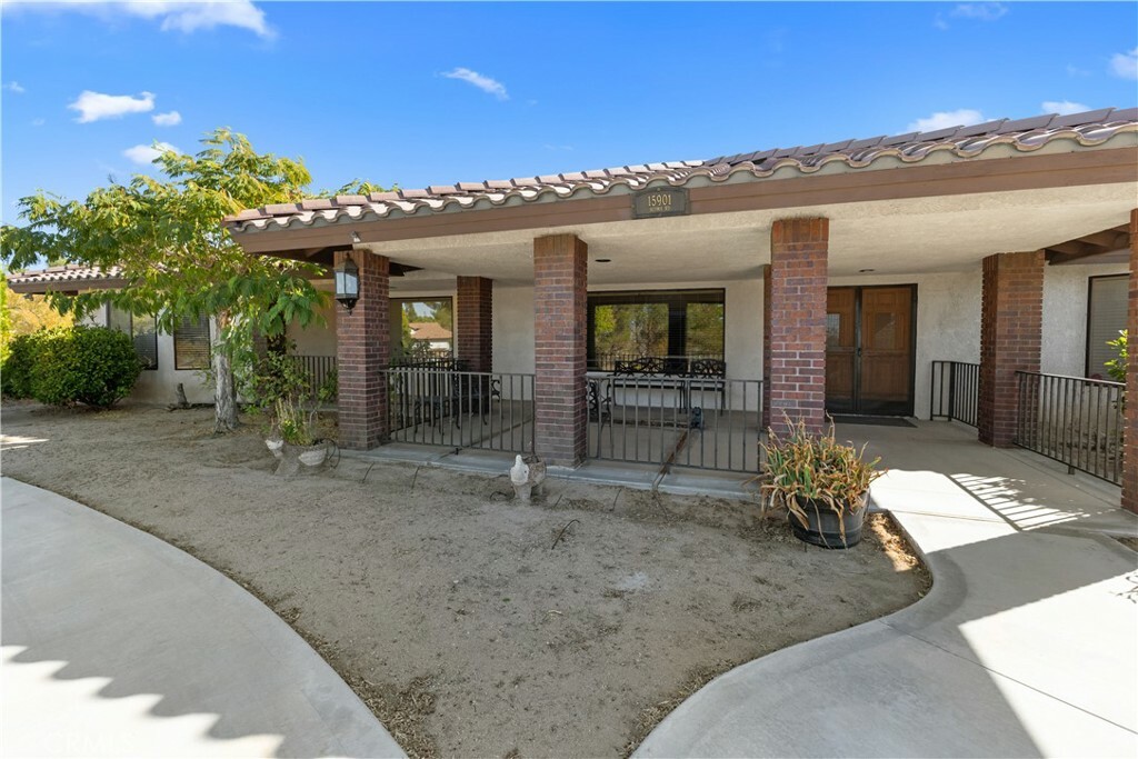 Property Photo:  15901 Acoma Road  CA 92307 