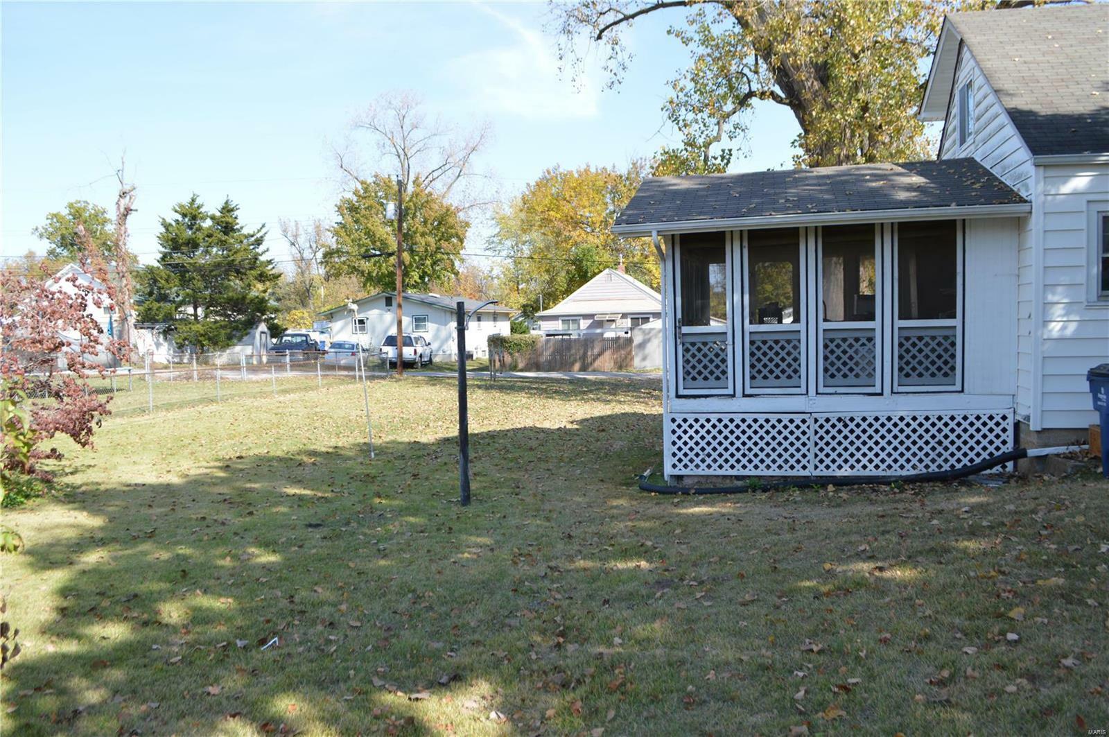 Property Photo:  834 Vine Street  MO 63028 