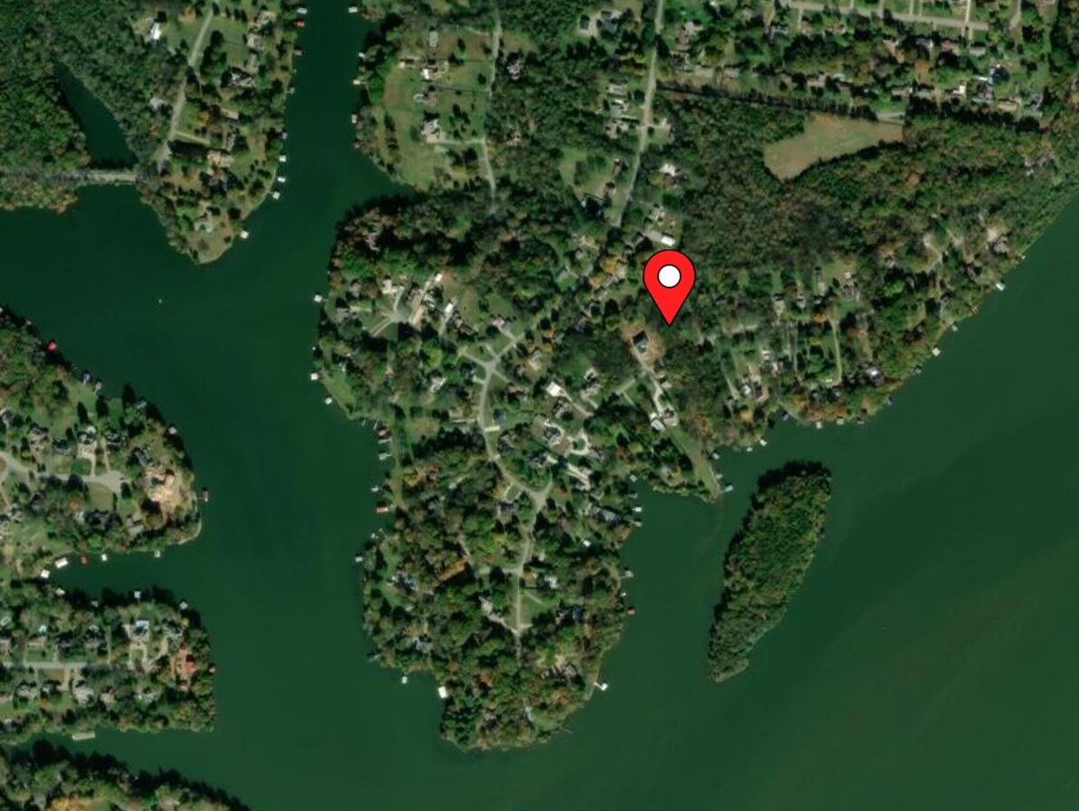 Property Photo:  341 Sunset Island Trl  TN 37066 