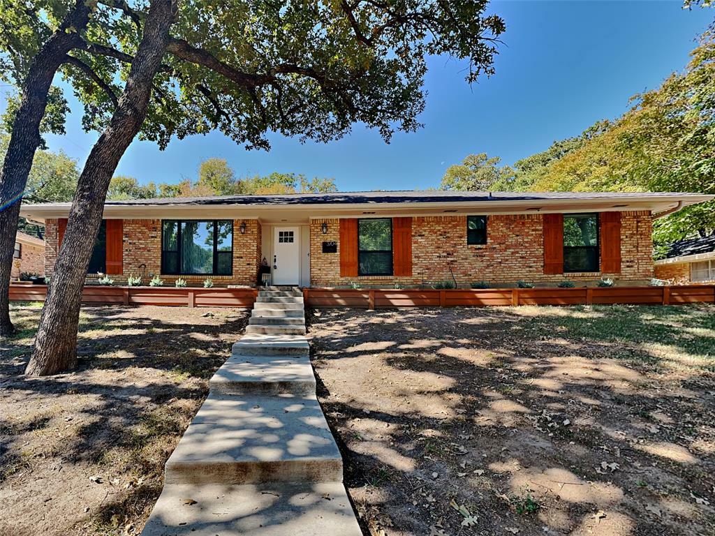 Property Photo:  3704 Astoria Drive  TX 76013 