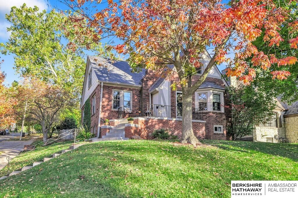 Property Photo: 501 S 55th Street NE 68106