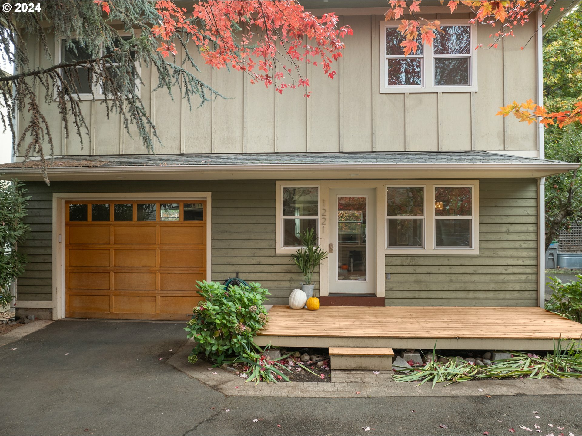 Property Photo:  1221 Eugene St  OR 97031 