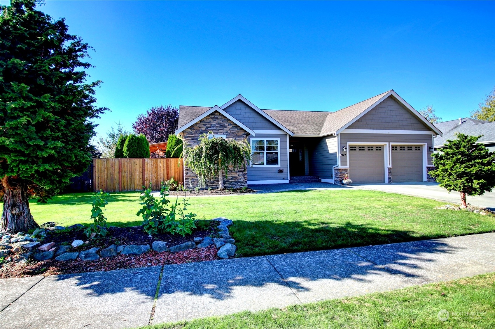 923 W Park Street  Lynden WA 98264 photo