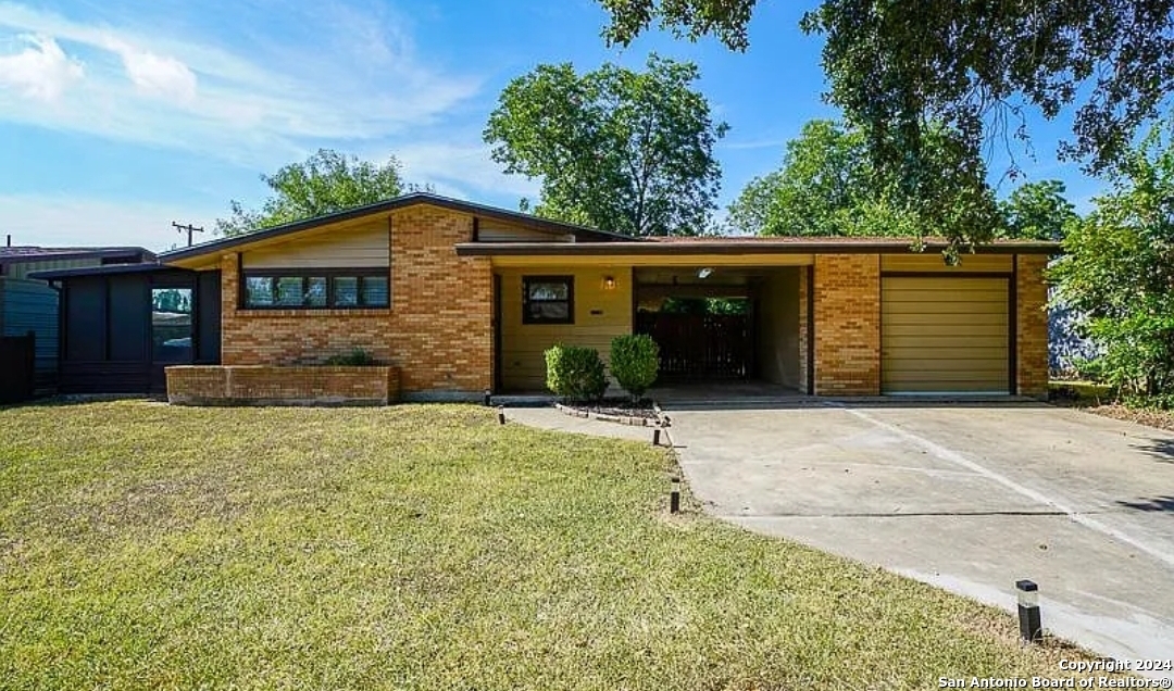 Property Photo:  834 Karen Ln  TX 78218 