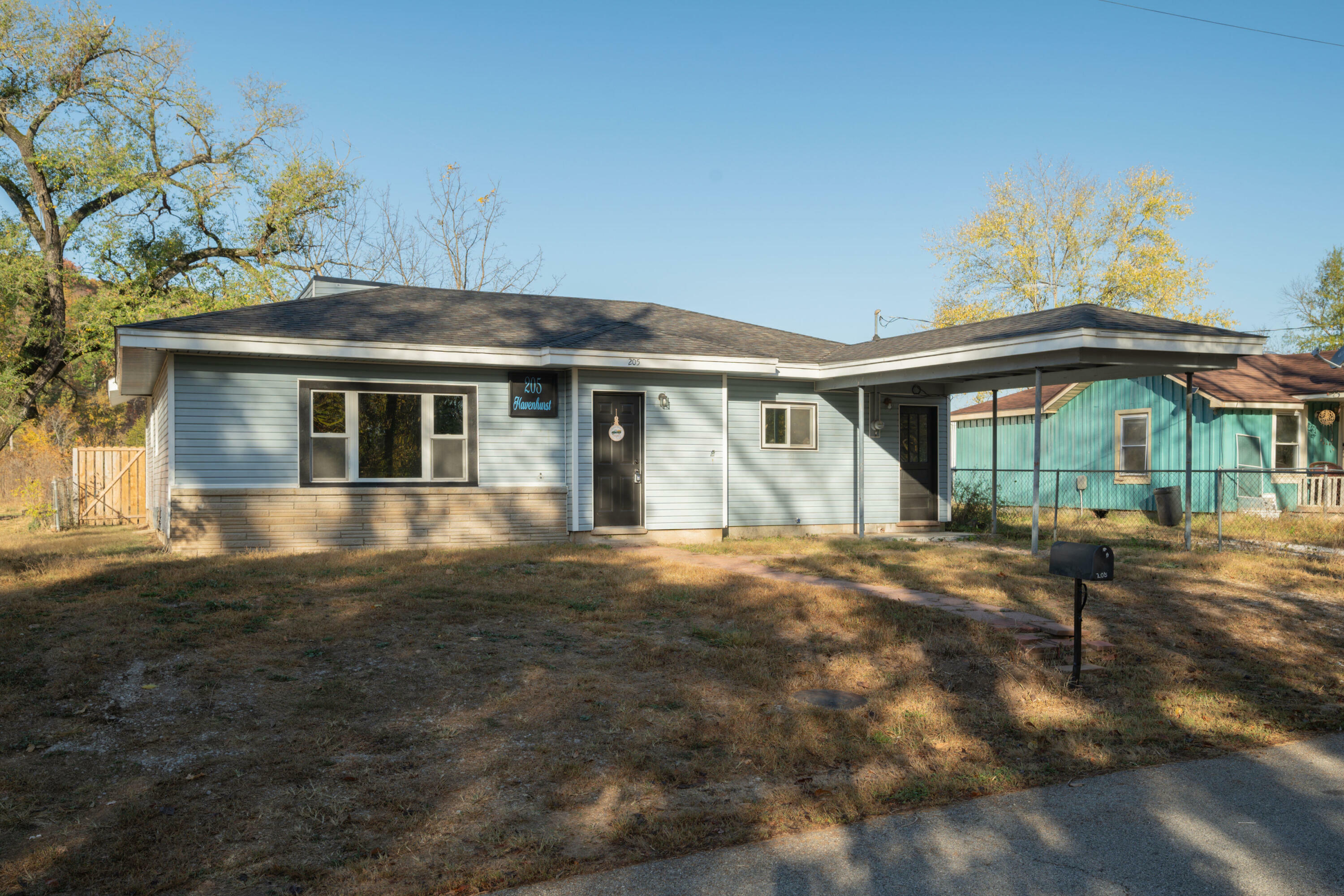 Property Photo:  205 Havenhurst Drive  MO 64856 