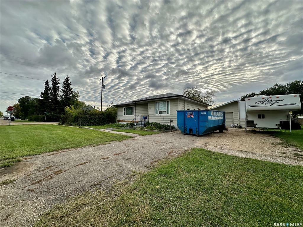 Property Photo:  302 4th Avenue  SK S0K 0A0 