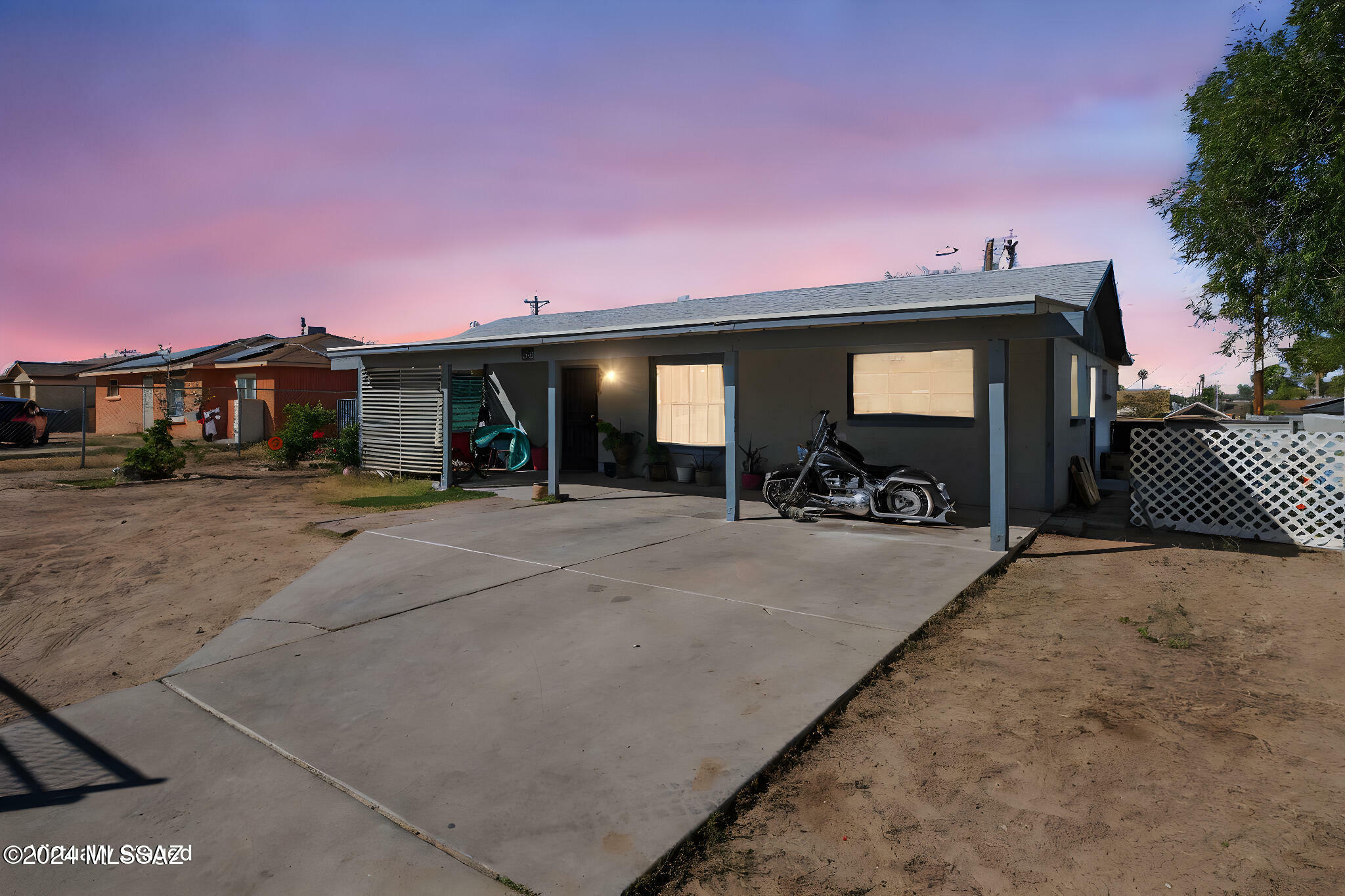 Property Photo:  926 W Calle Aragon  AZ 85706 