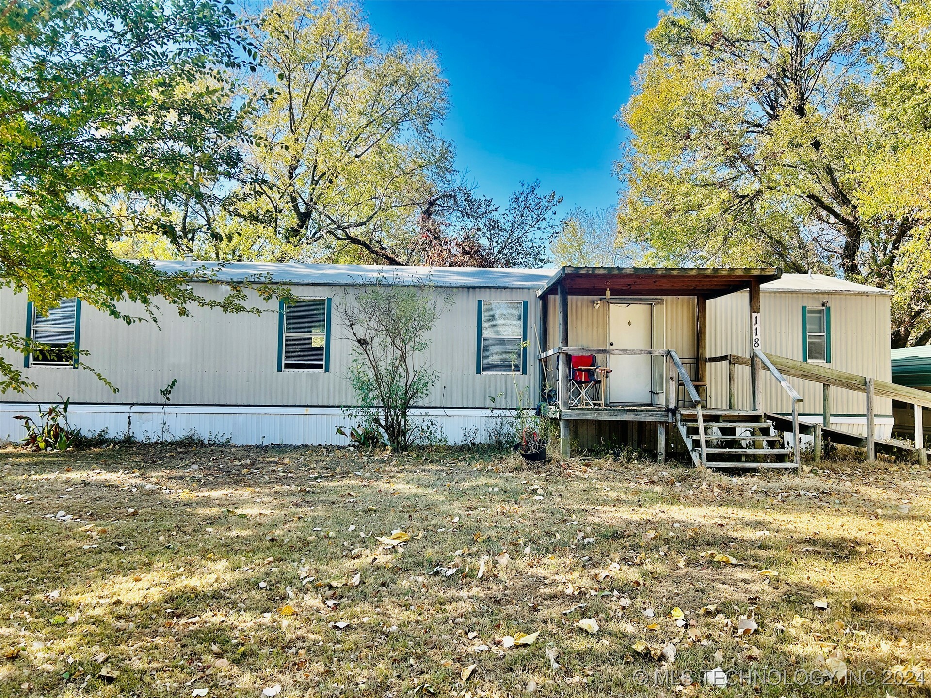 Property Photo:  118 S 6th Street  OK 74454 