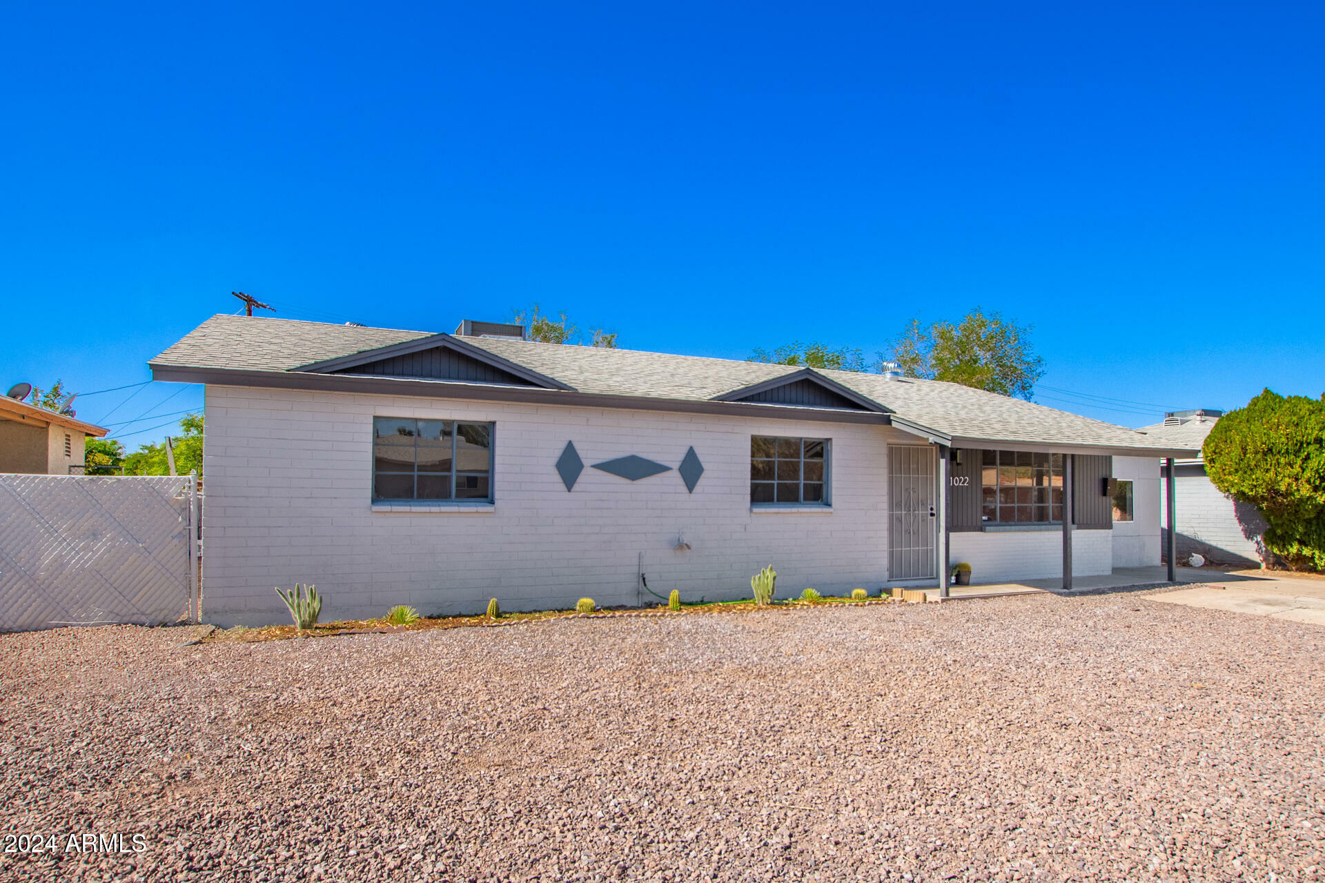 Property Photo:  1022 S Lola Lane  AZ 85281 