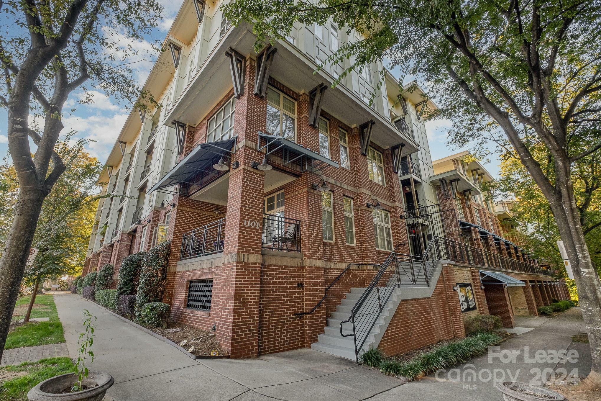 Property Photo:  1101 W 1st Street 216  NC 28202 