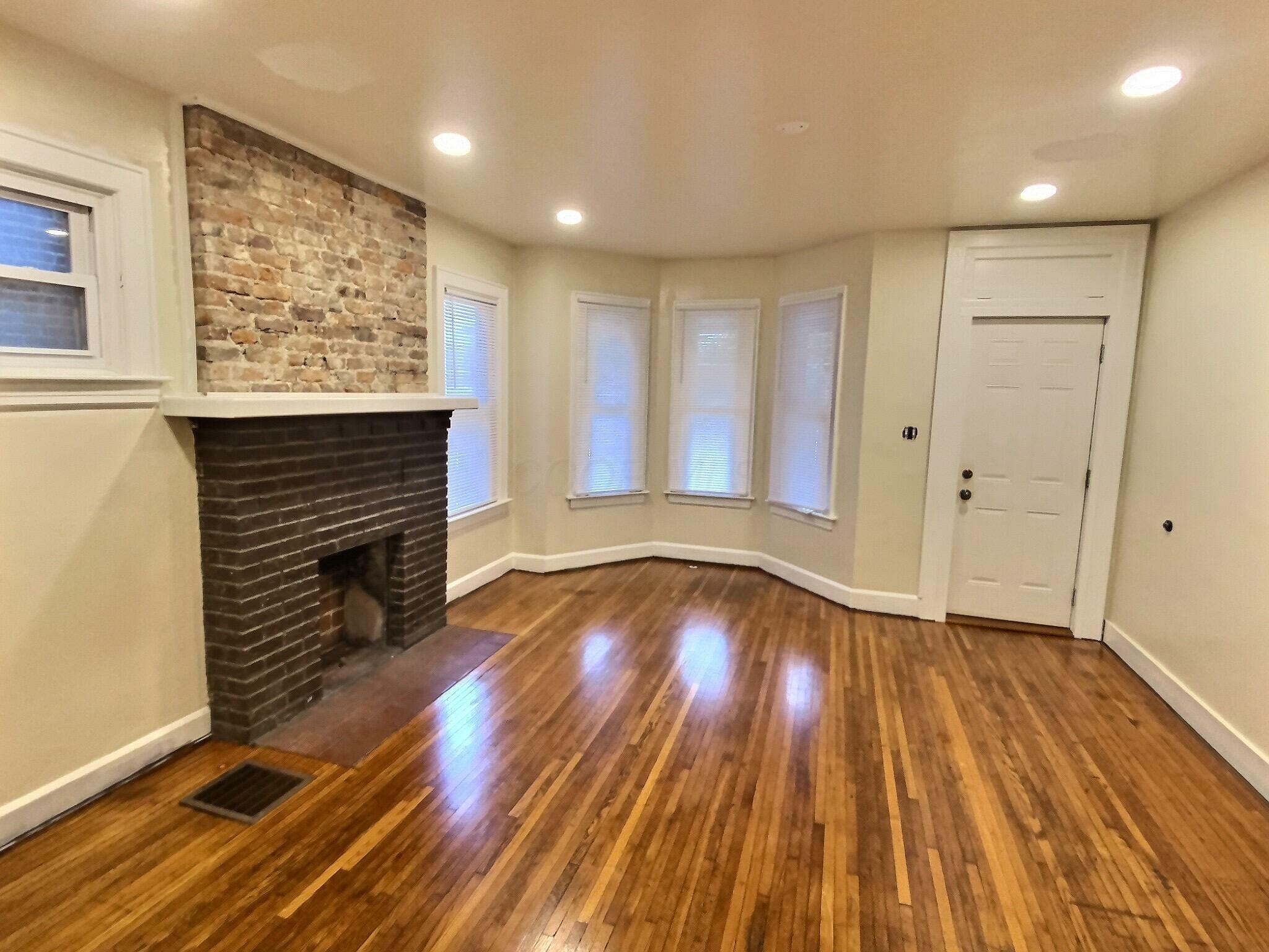 Property Photo:  1418 N 4th Street  OH 43201 