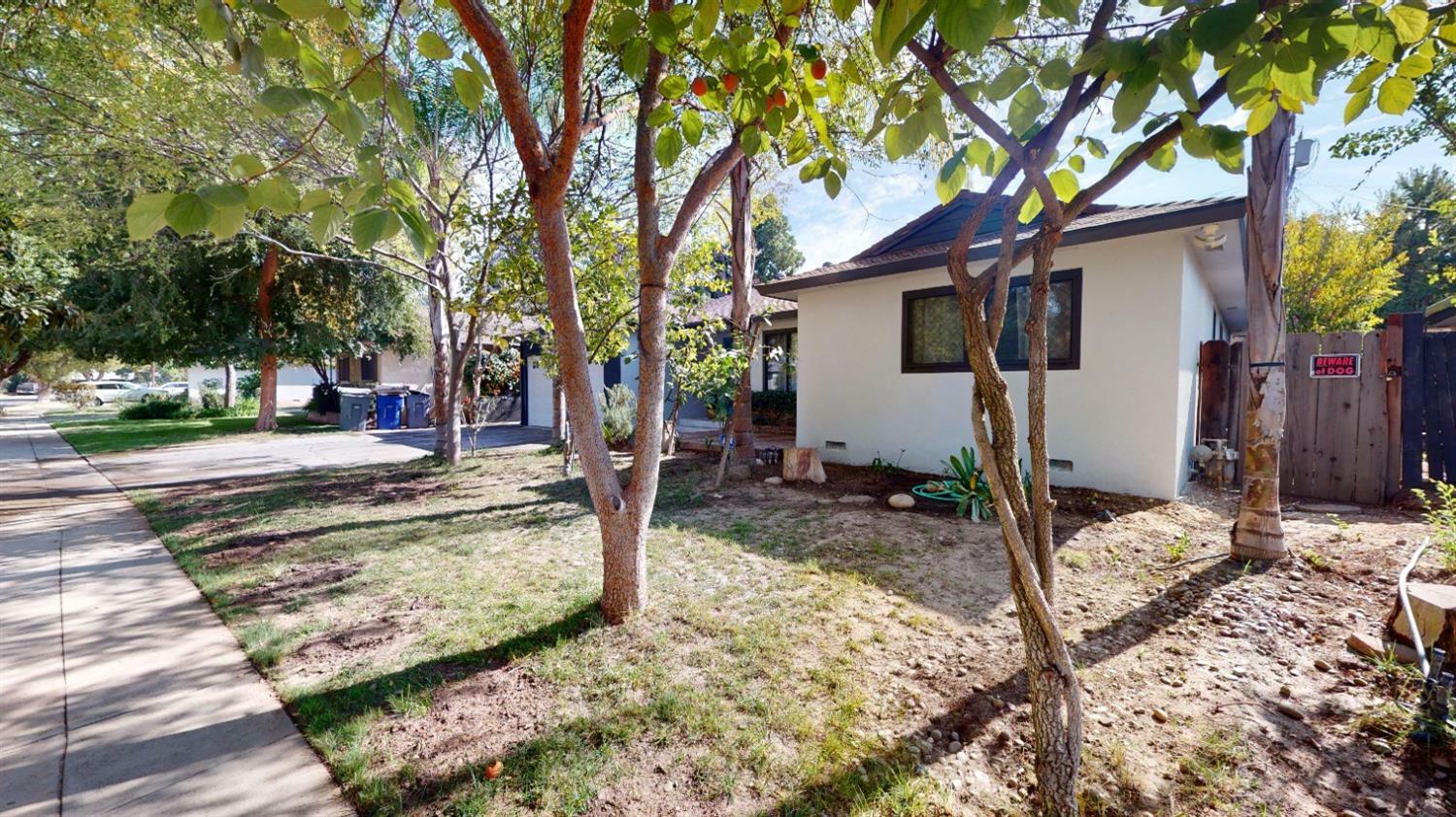 Property Photo:  3920 E Rialto Avenue  CA 93726 