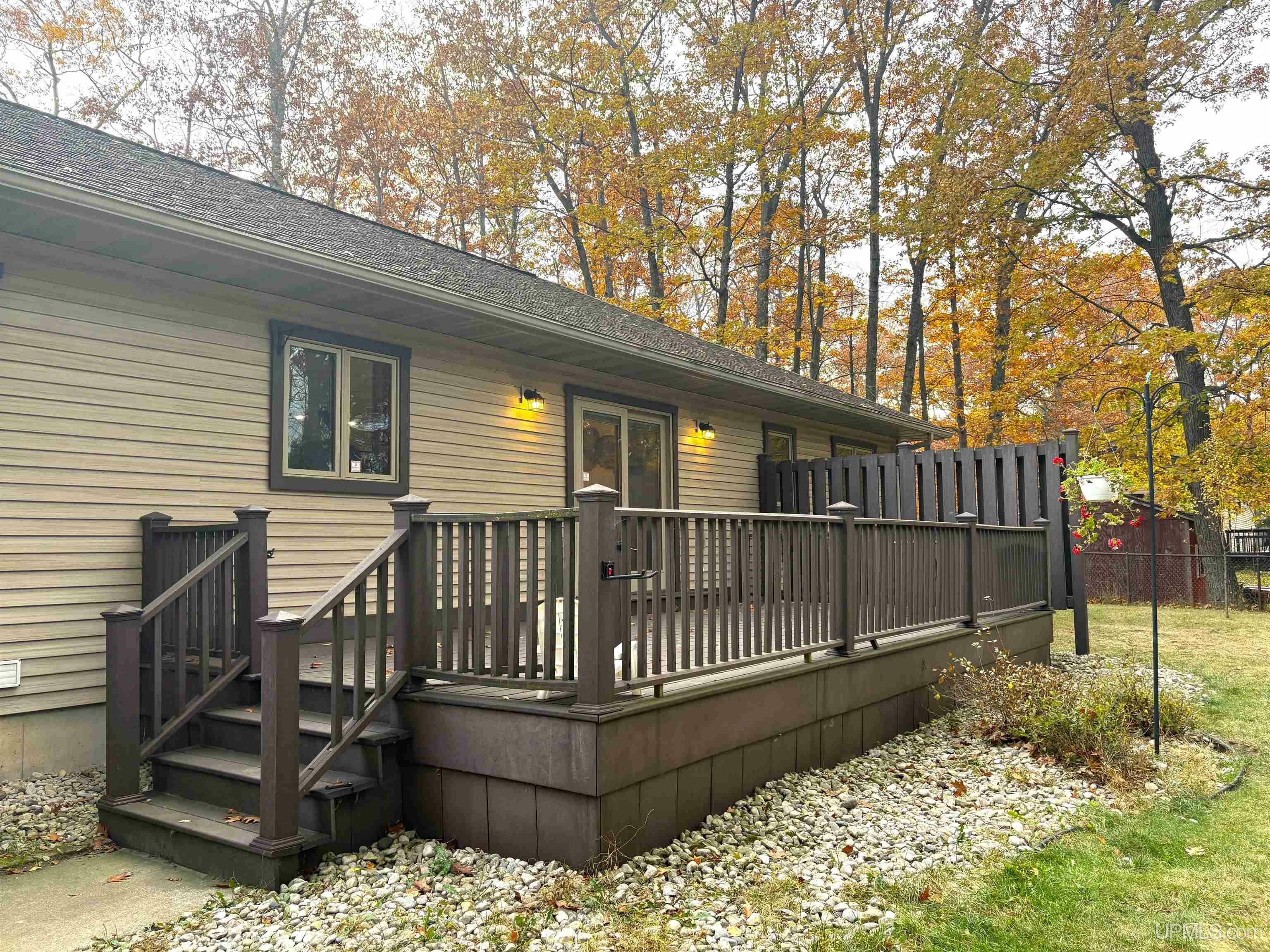 Property Photo:  6742 Oak Bluff 23.7 Drive  MI 49837 