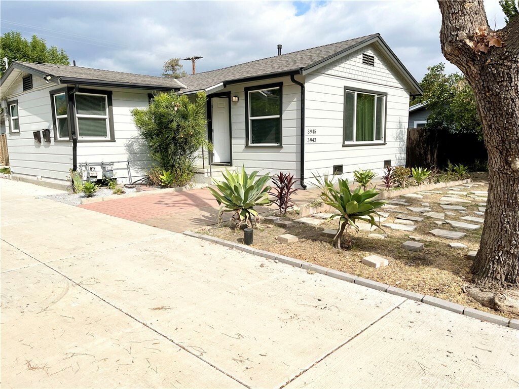 Property Photo:  3945 Mountain View Avenue  CA 91107 