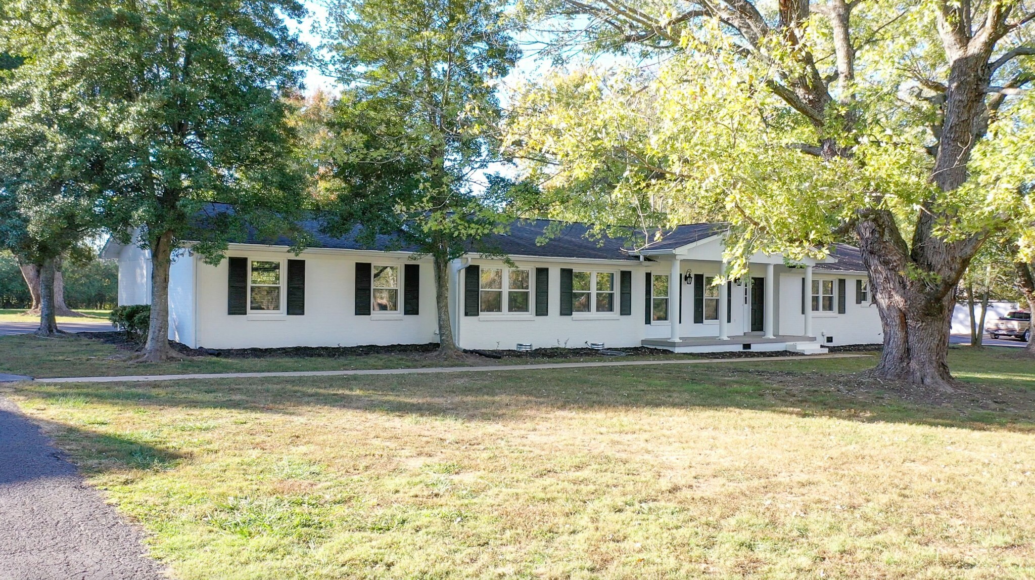 Property Photo:  1409 Country Club Dr  TN 37388 