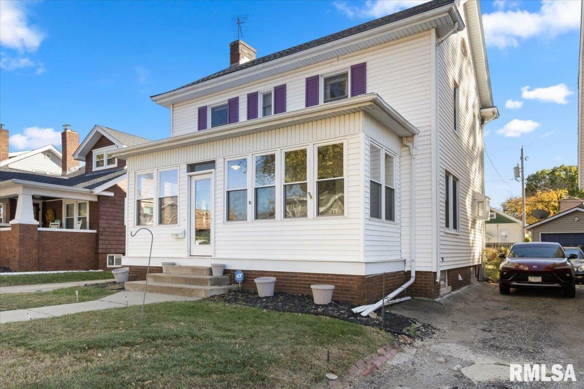 Property Photo:  806 W Meadows Place  IL 61604 