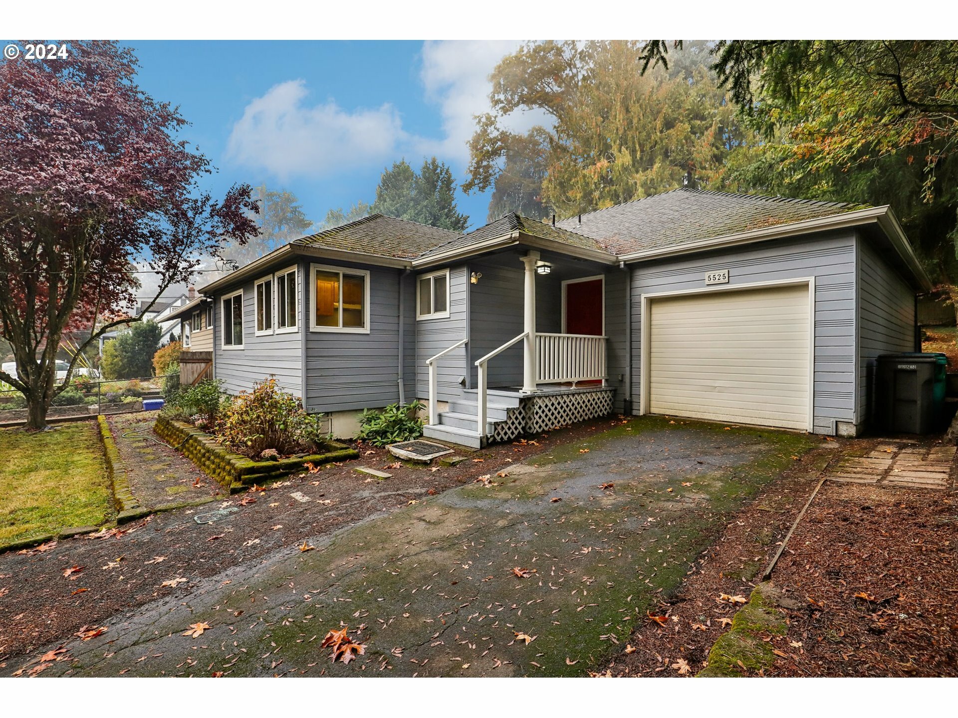 Property Photo:  5525 SW Cameron Rd  OR 97221 