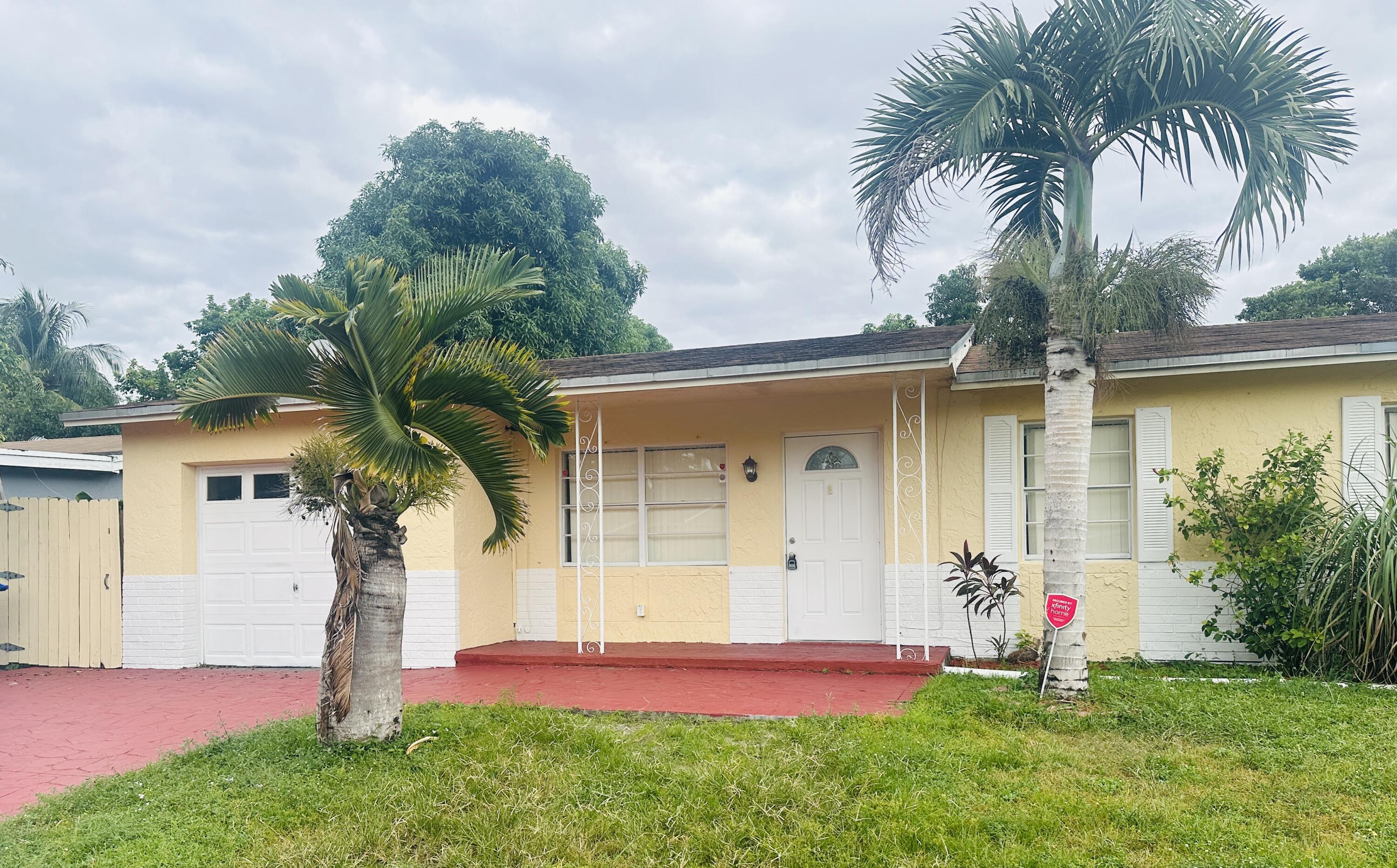 Property Photo:  320 SW 78th Avenue  FL 33068 