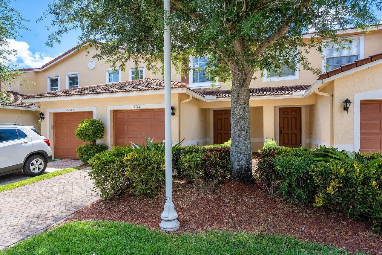 Property Photo:  22188 Majestic Woods Way  FL 33428 