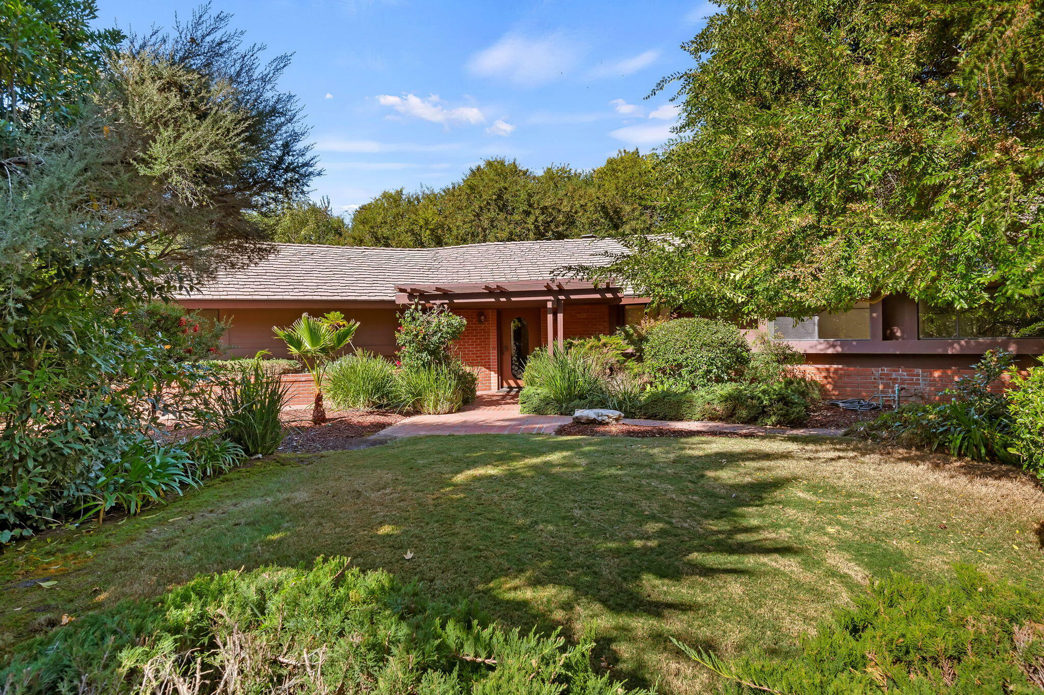 Property Photo:  777 N Ontare Road  CA 93105 