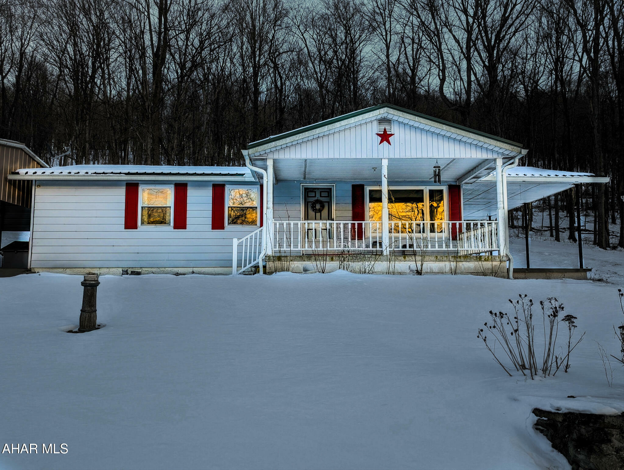 Property Photo:  1870 Black Valley Road  PA 15535 