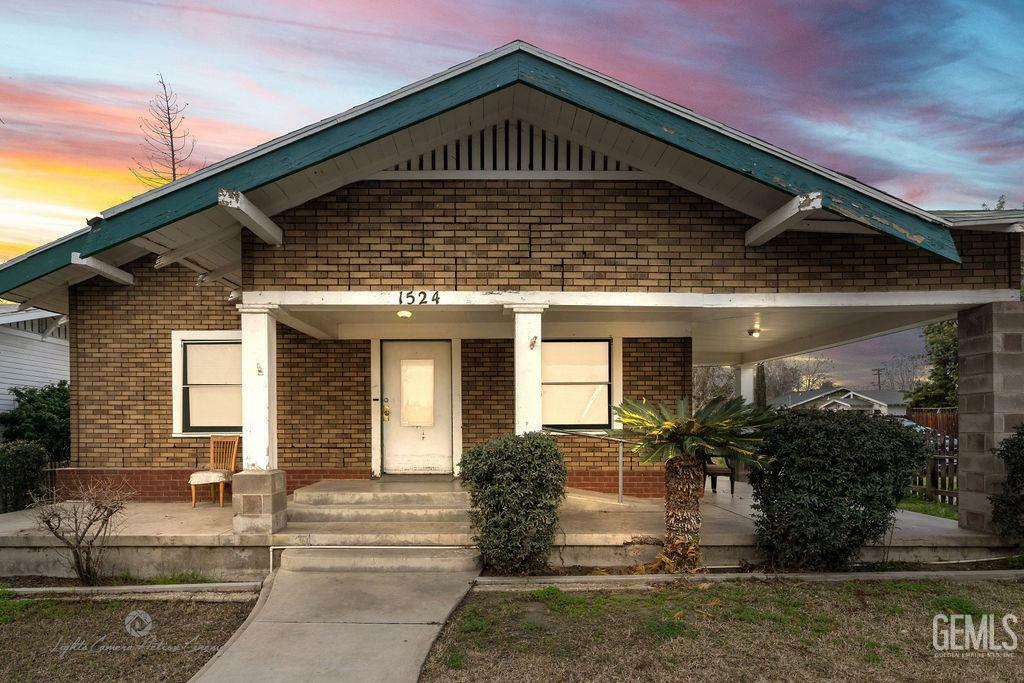 Property Photo:  1524 Beale Avenue  CA 93305 