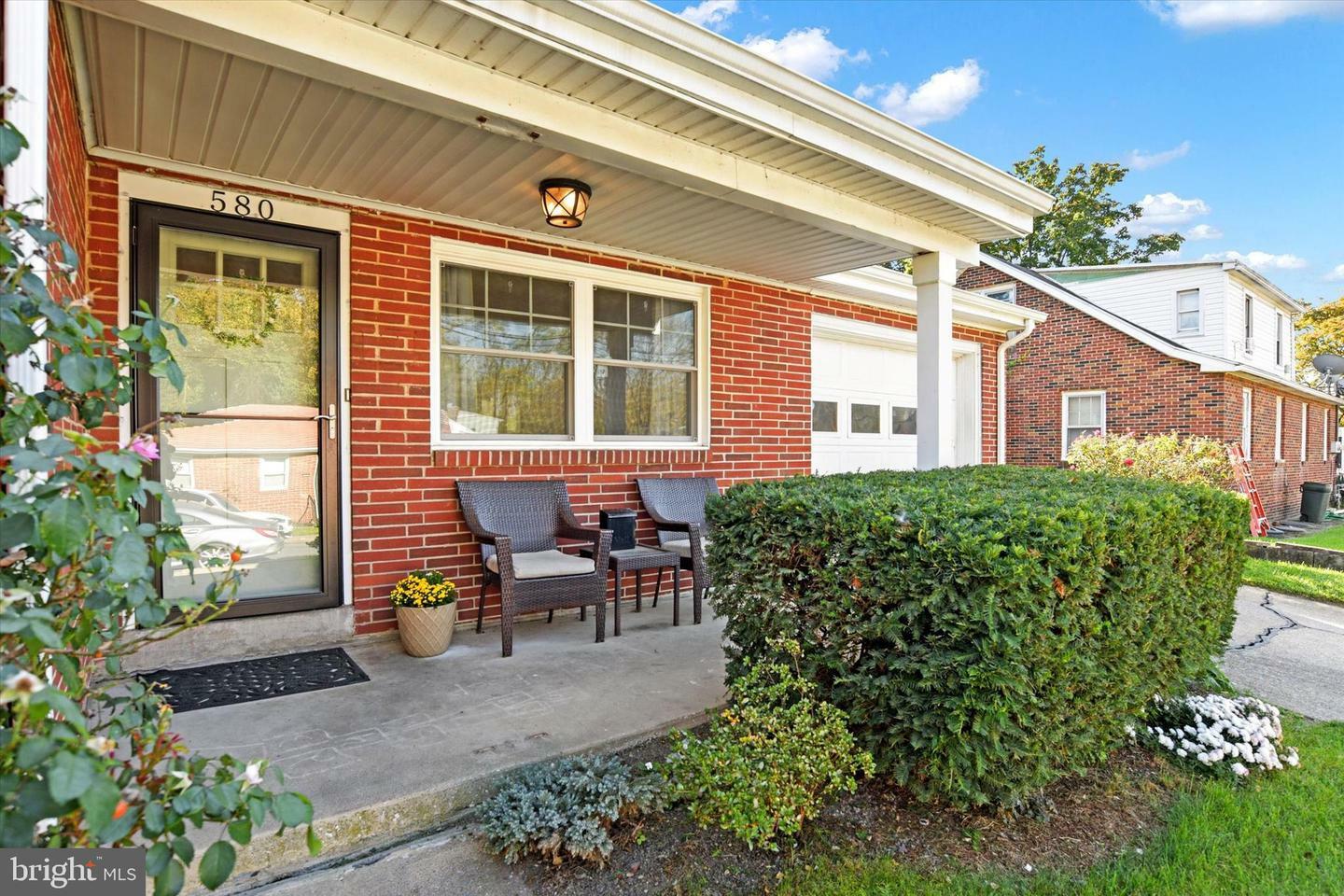 Property Photo:  580 Bessemer Street  PA 17113 