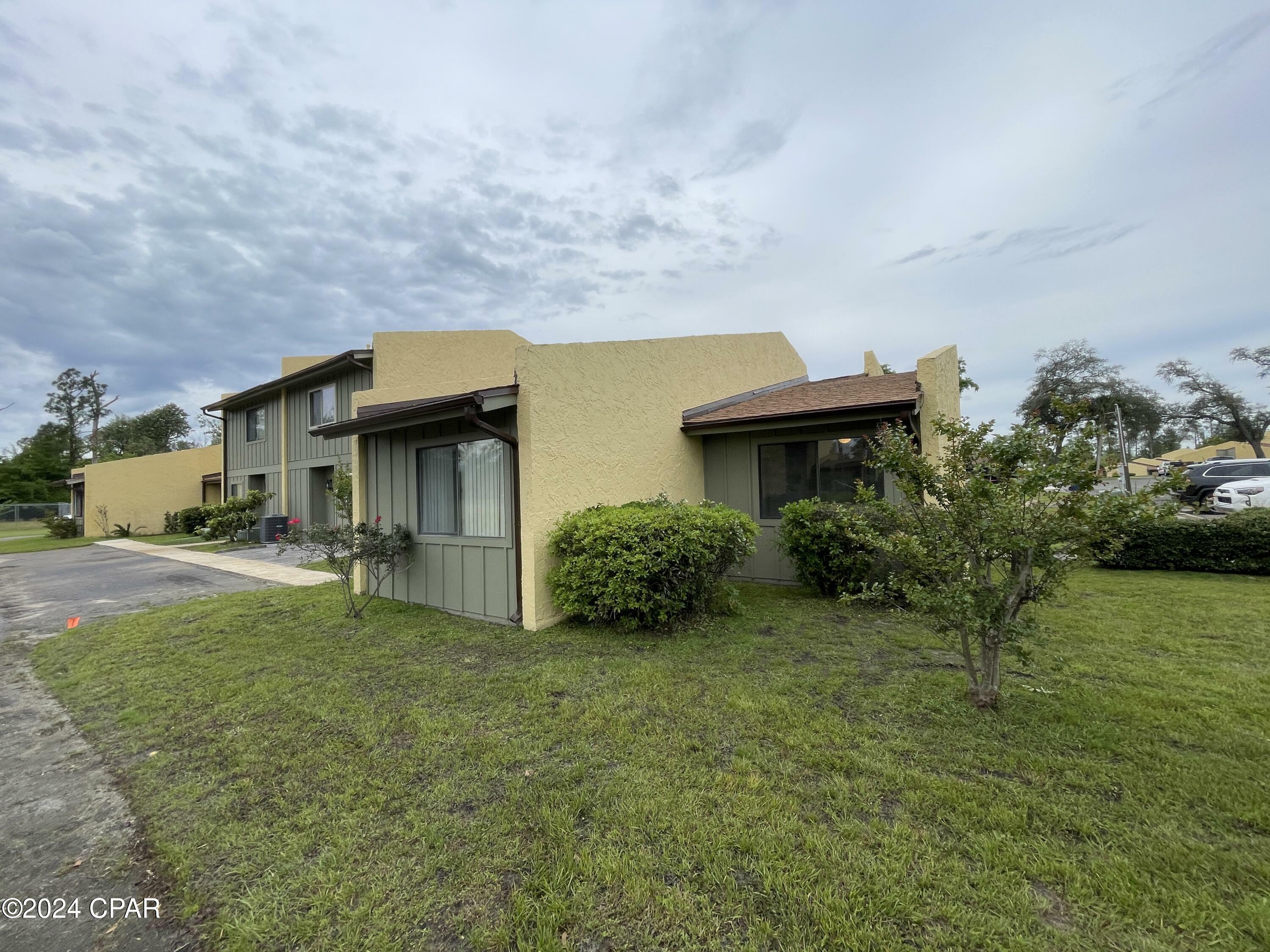 Property Photo:  1025 W 19th 17A Street 17A  FL 32405 