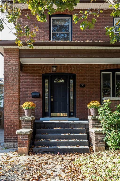 Photo de la propriété:  38 Fairleigh Avenue South  ON L8M 2K2 