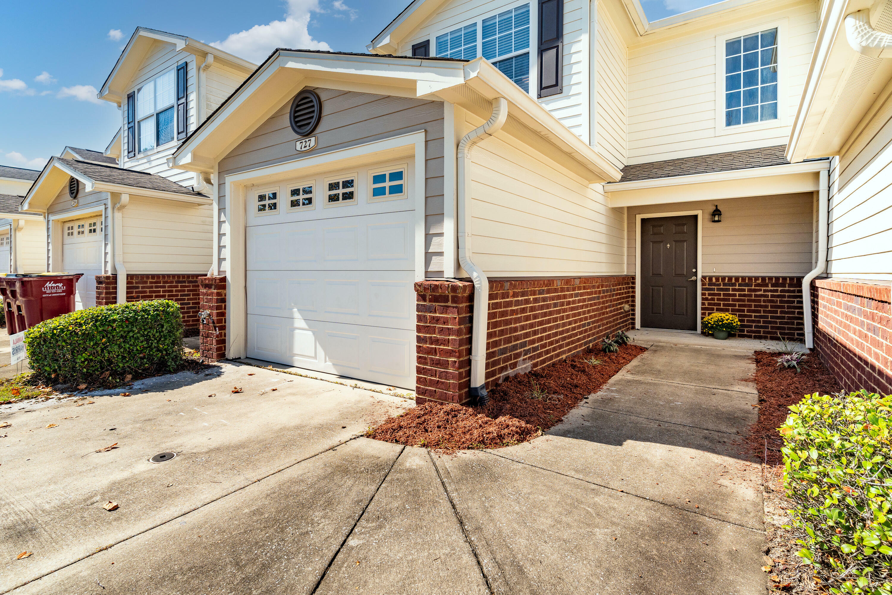 Property Photo: 727 Majestic Drive FL 32536