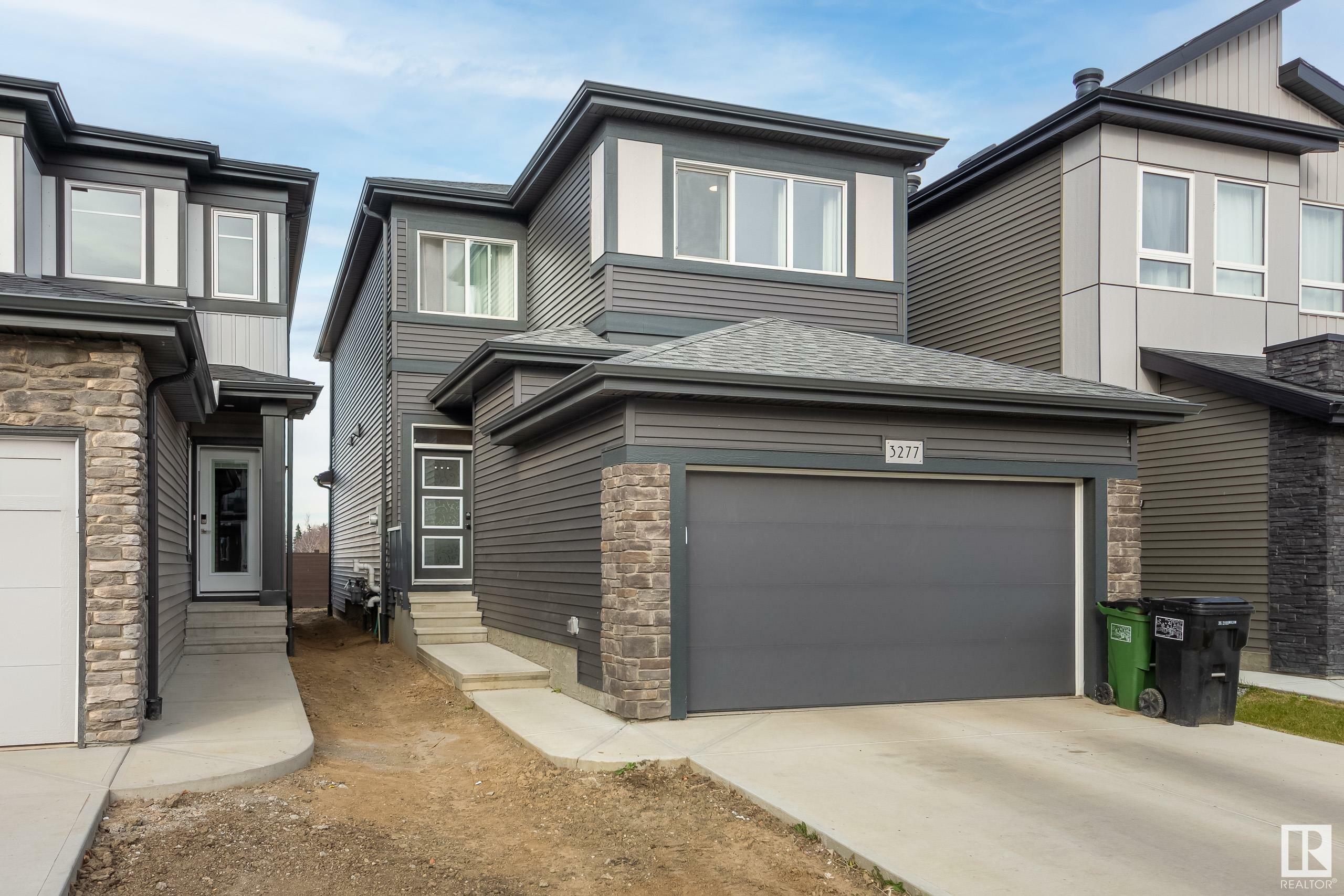 Photo de la propriété:  3277 Kulay Way SW  AB T6W 5B5 