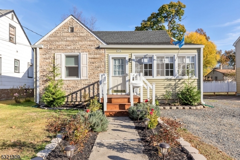 Property Photo:  123 Cedar St  NJ 08880 