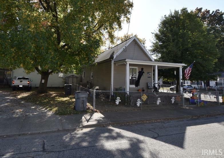 Property Photo:  524 W Louisiana Avenue  IN 47710 