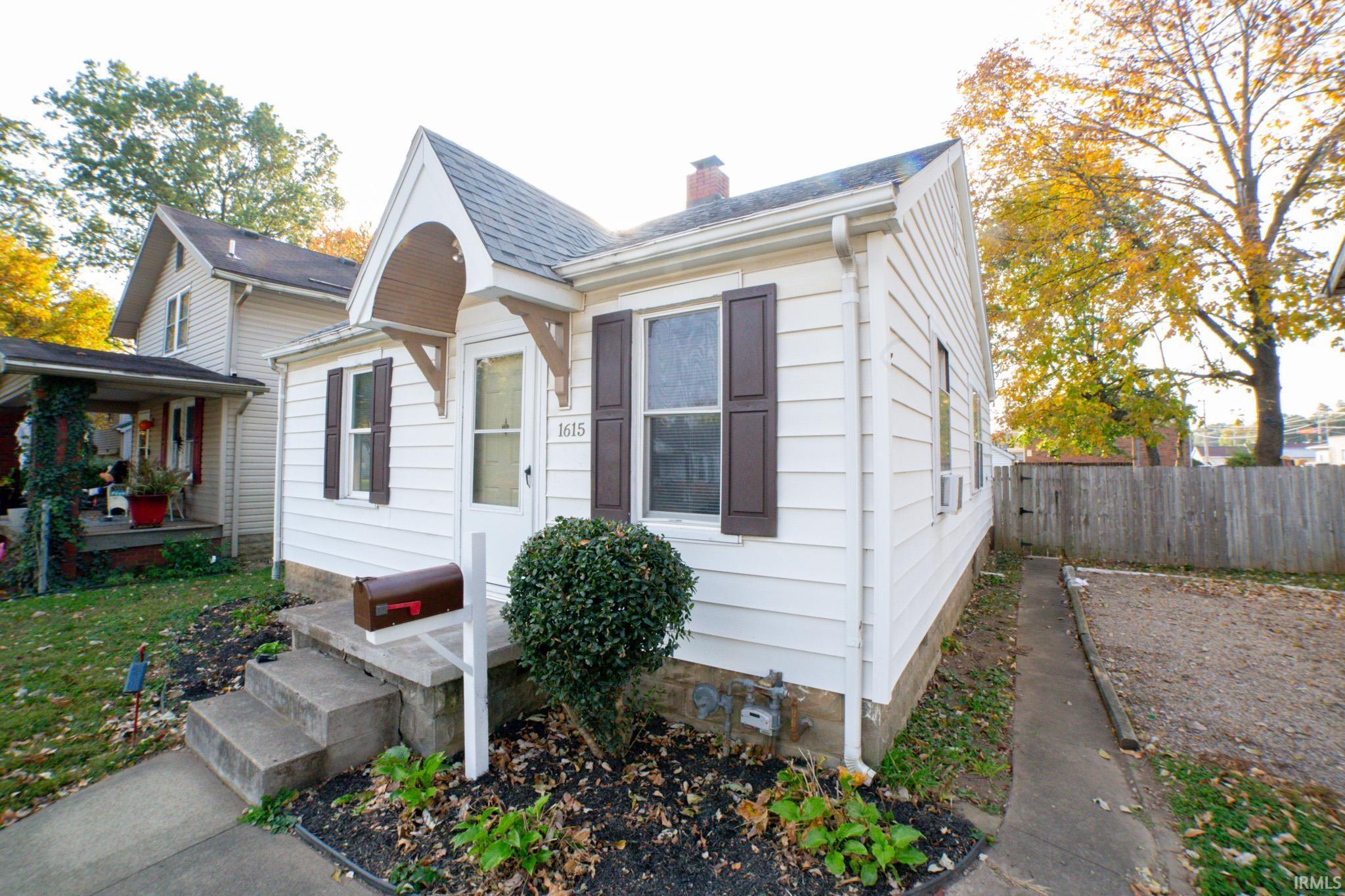 Property Photo: 1615 Eastwood Avenue IN 47714